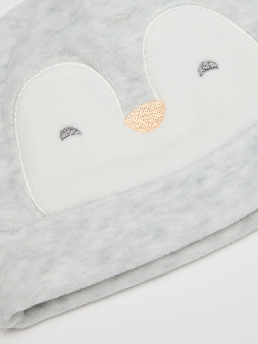 Grey newborn set with hat and booties_2