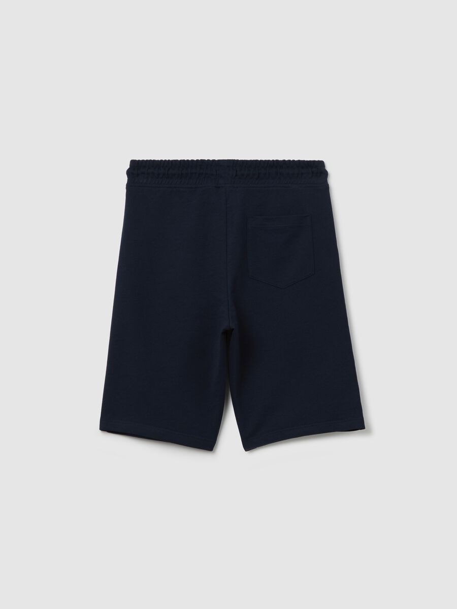 Blue Bermuda joggers with drawstring and "Long Beach" print_1