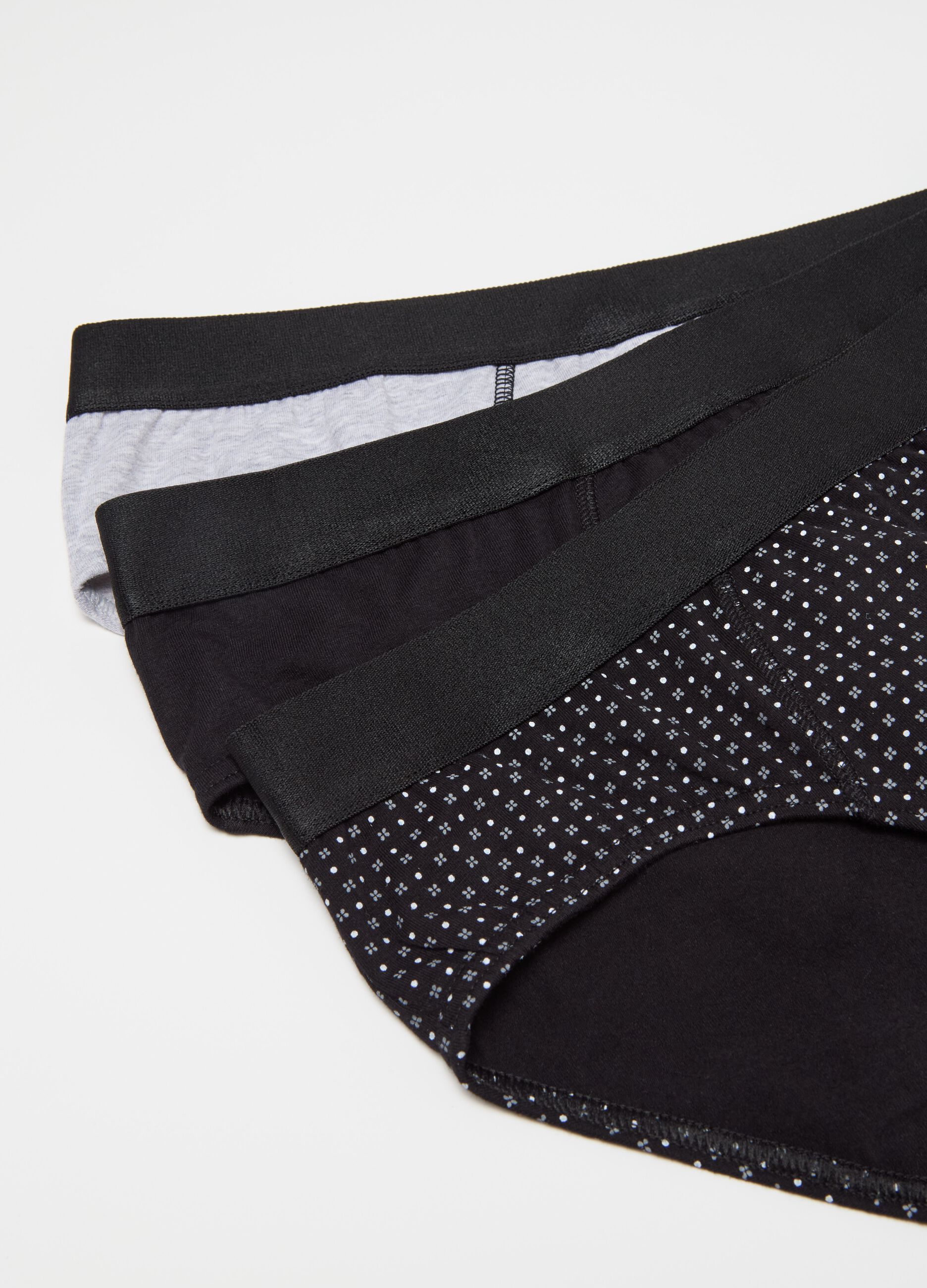 Three-pair pack briefs in stretch cotton with micro pattern