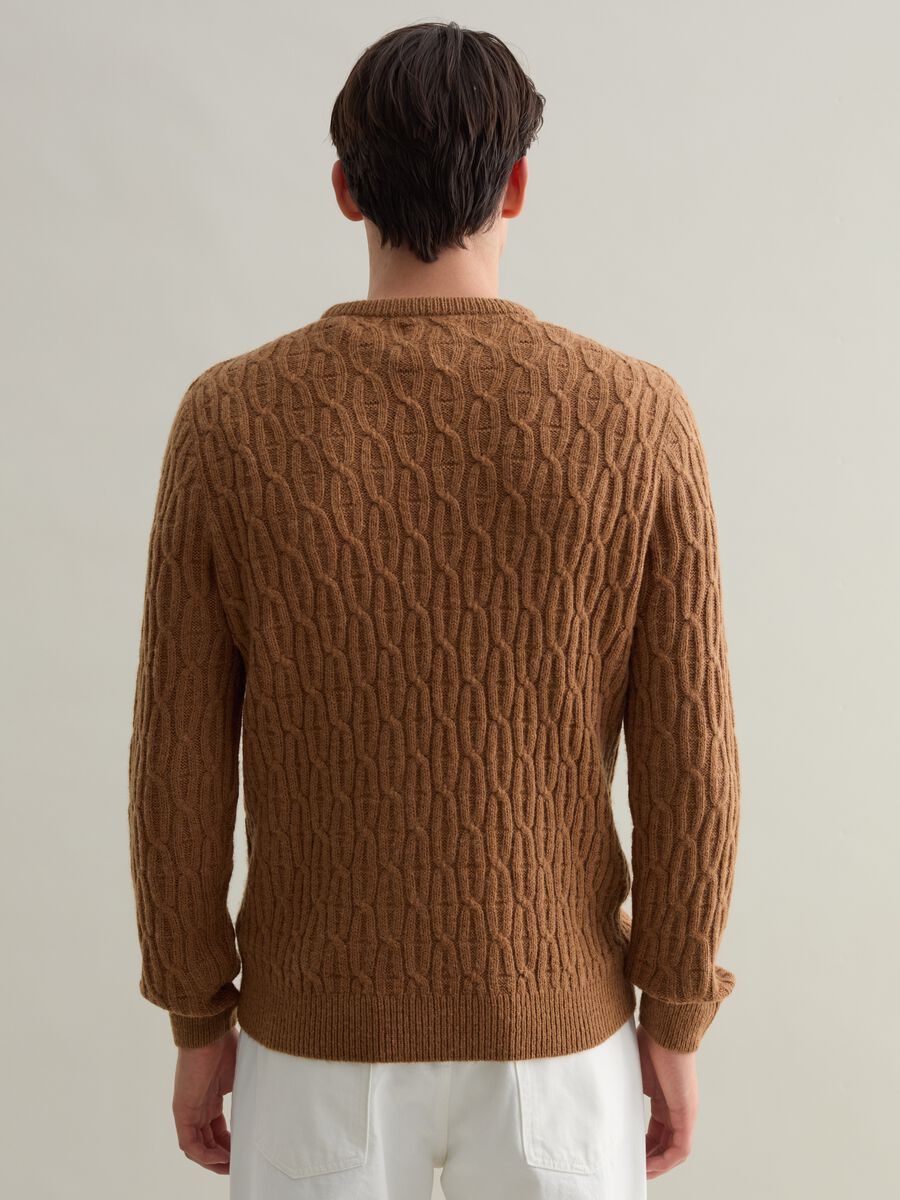 Pullover with cable design_3