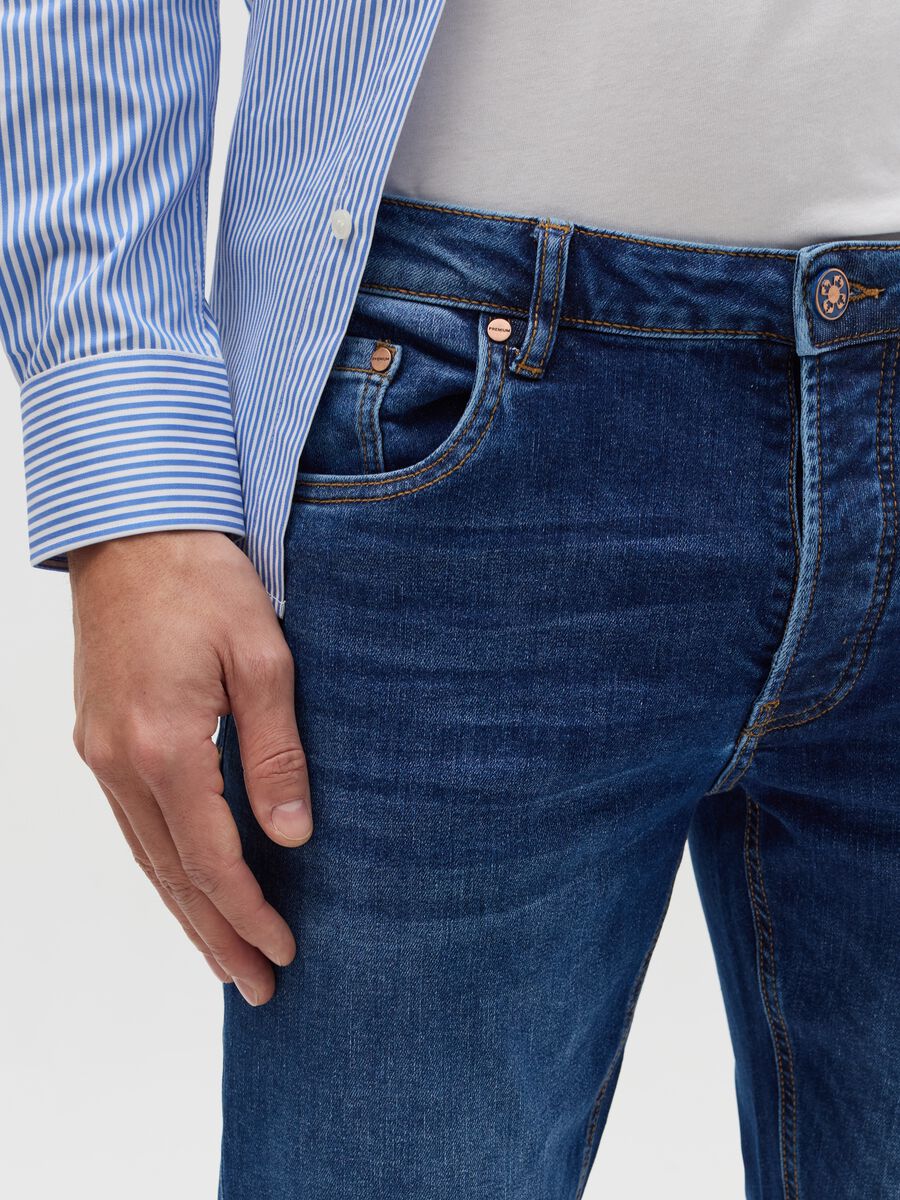 Slim-fit jeans with fading_2