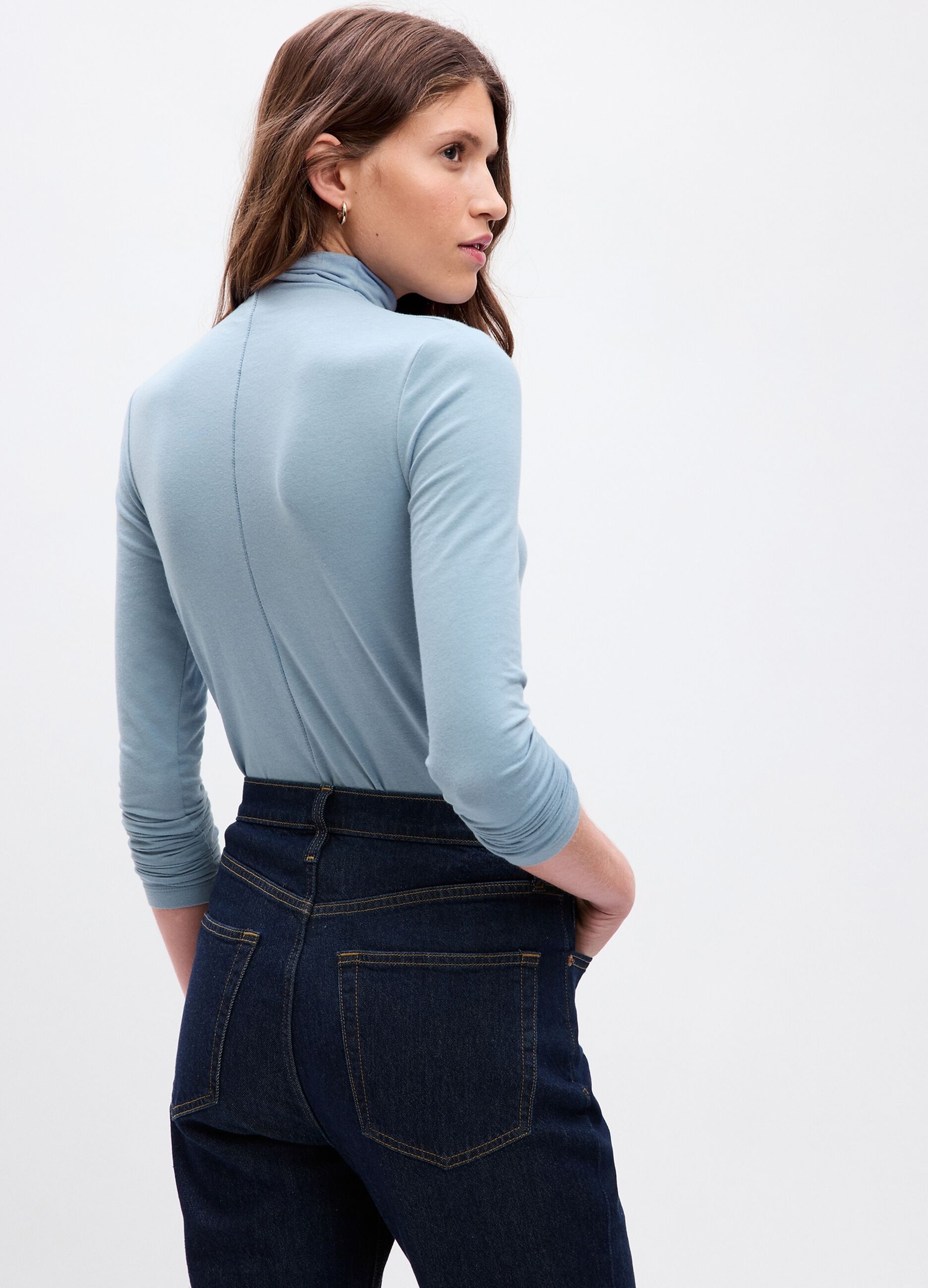 T-shirt a collo alto con maniche lunghe