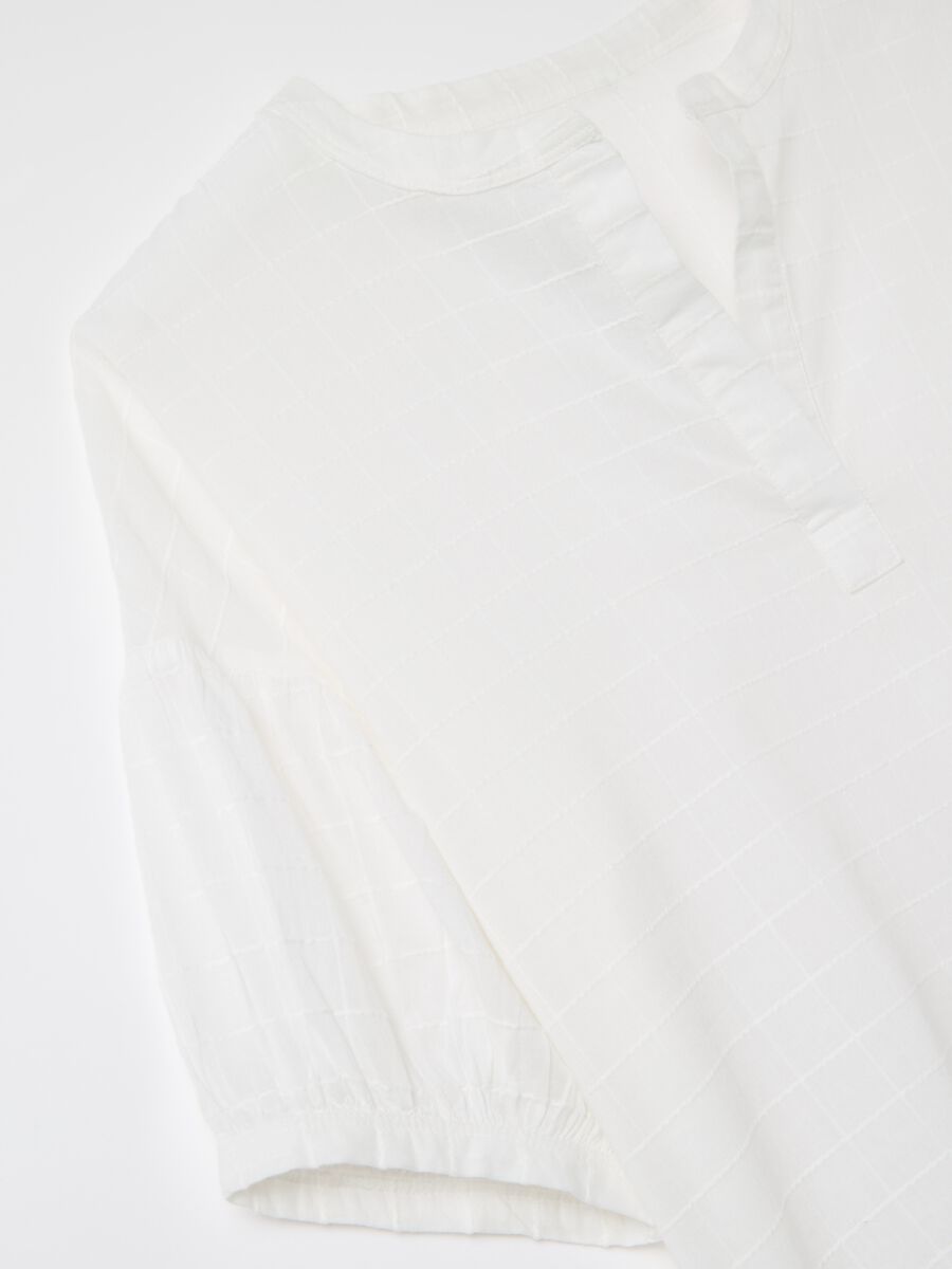Blouse with raised stitching_5