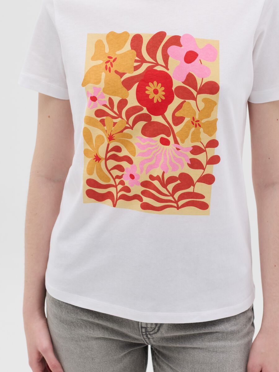 White T-shirt with floral print by Ovs_2