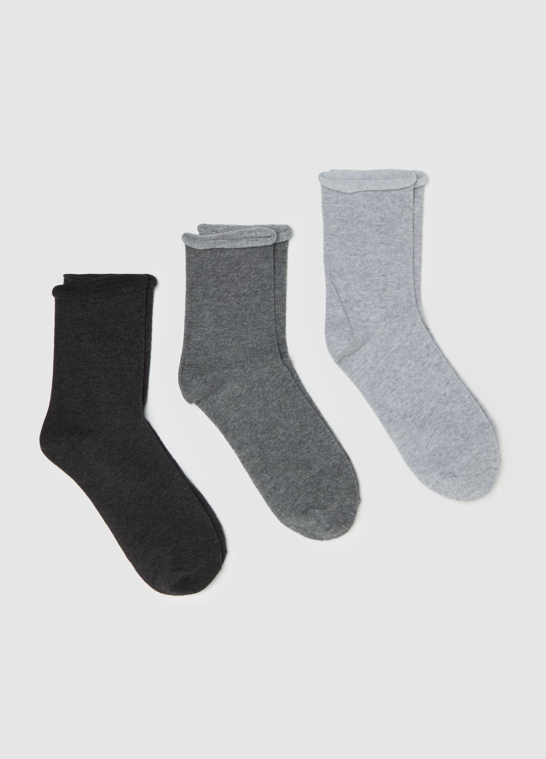 Three-pair pack short socks with rolled edging