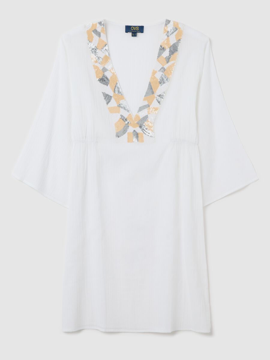 White beach cover-up with decorative edging_4