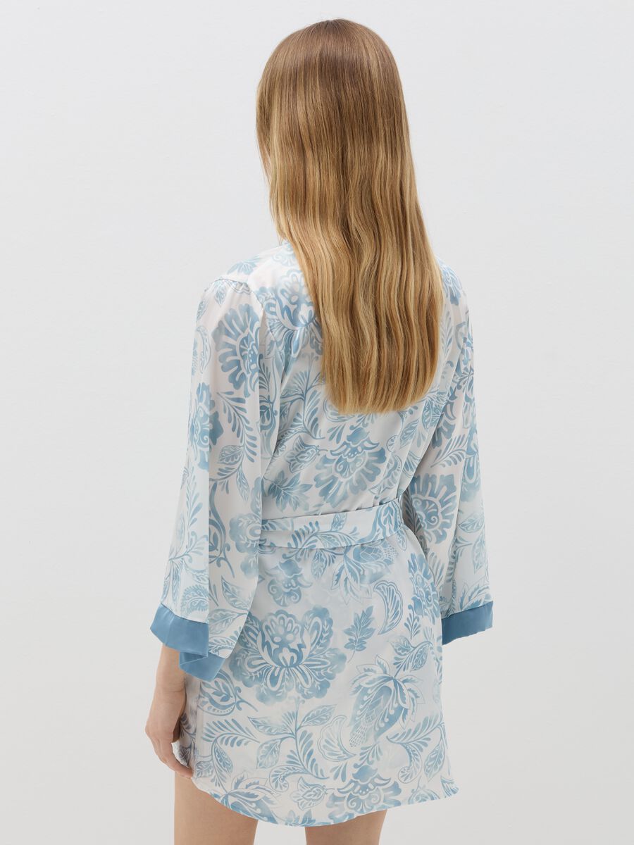 Patterned dressing gown in satin_3