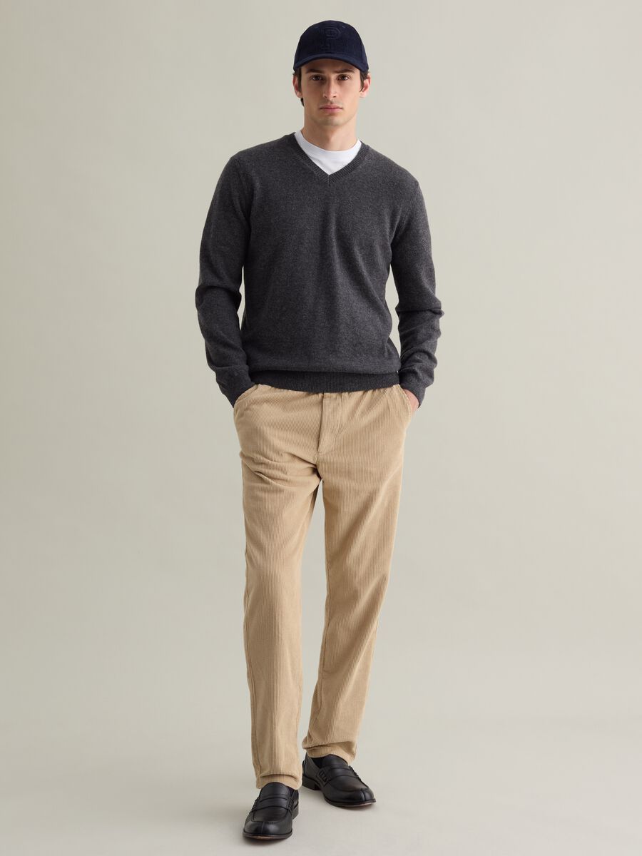 Lambswool pullover with V neck_1