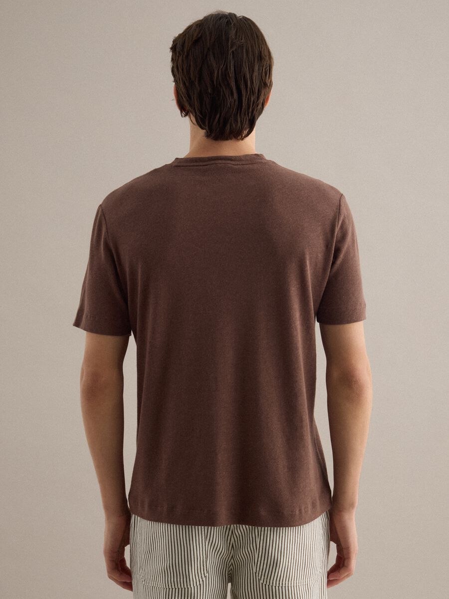 T-shirt in misto lino e cotone marrone regular fit_3