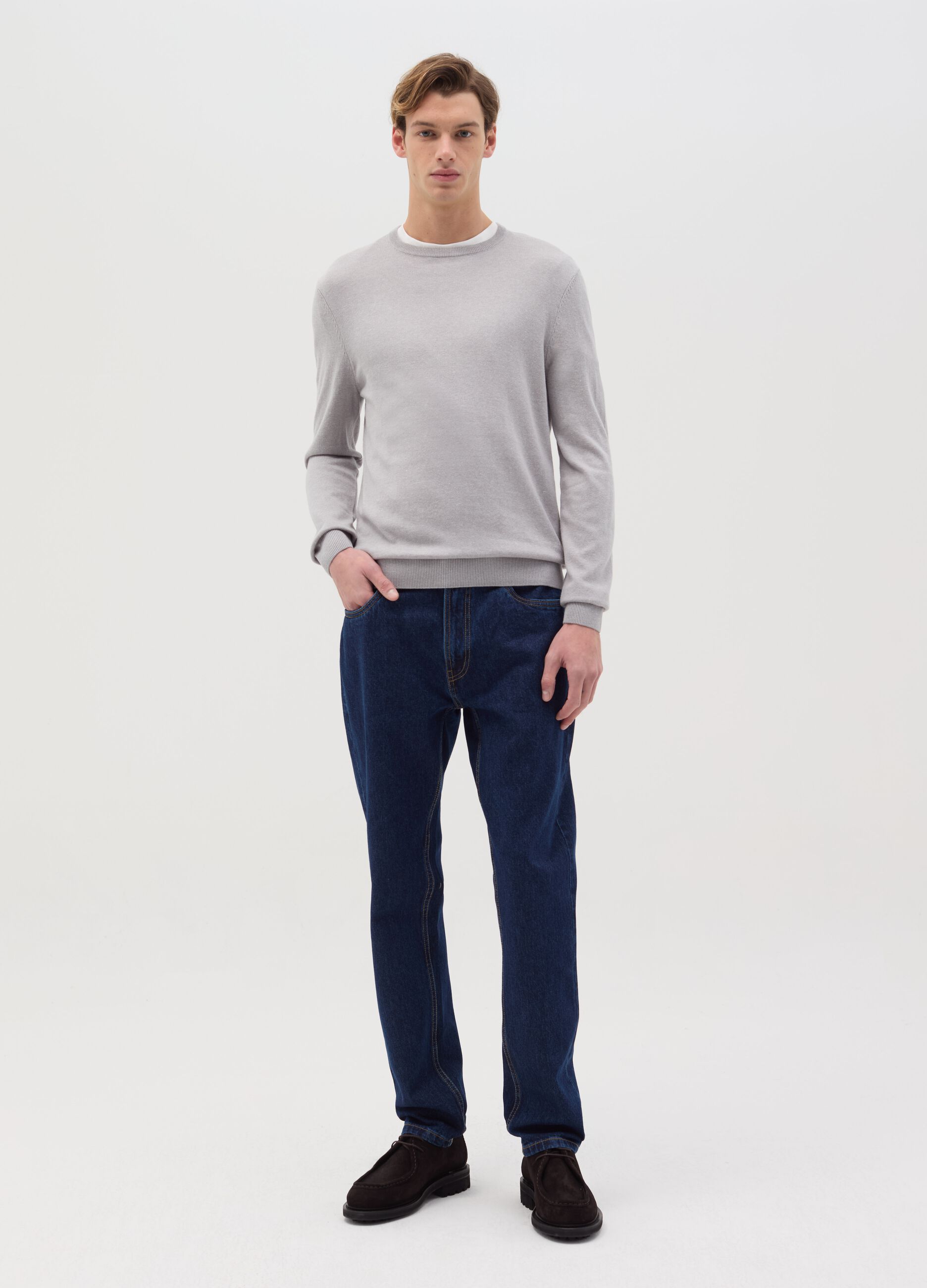 Round neck pullover