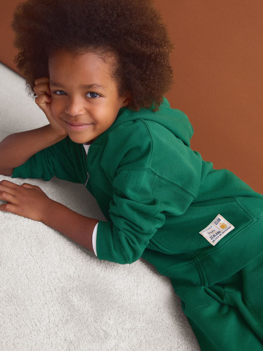 Felpa verde in puro cotone con cappuccio regular fit per bambino_0