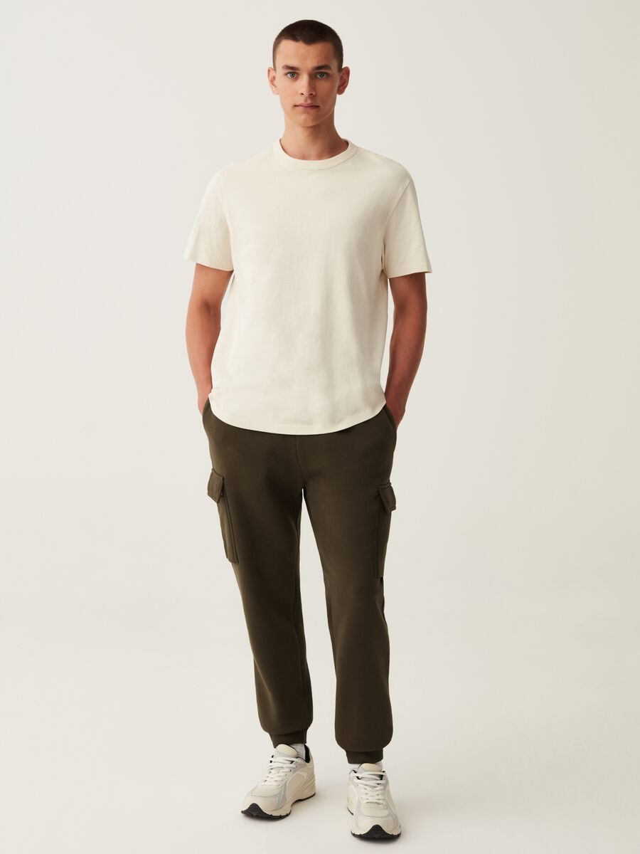 Joggers cargo in felpa con coulisse_0
