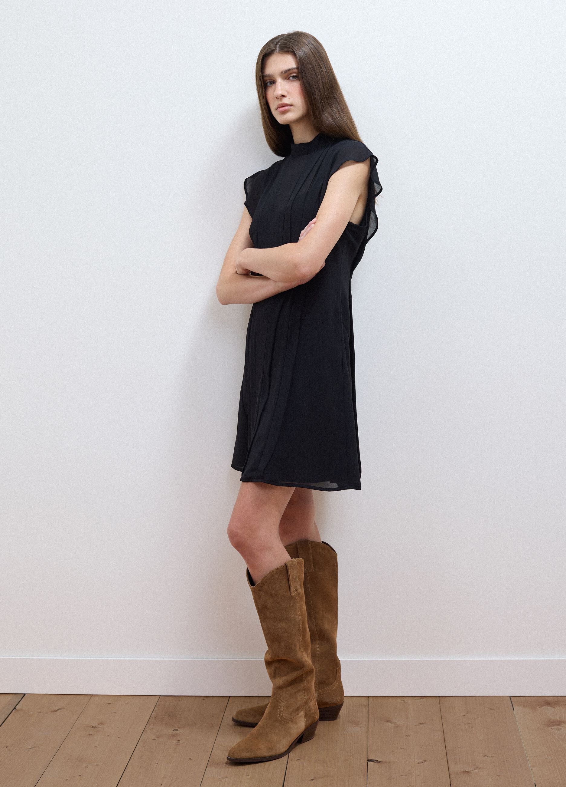 Black relaxed-fit dress with short ruffle sleeves
