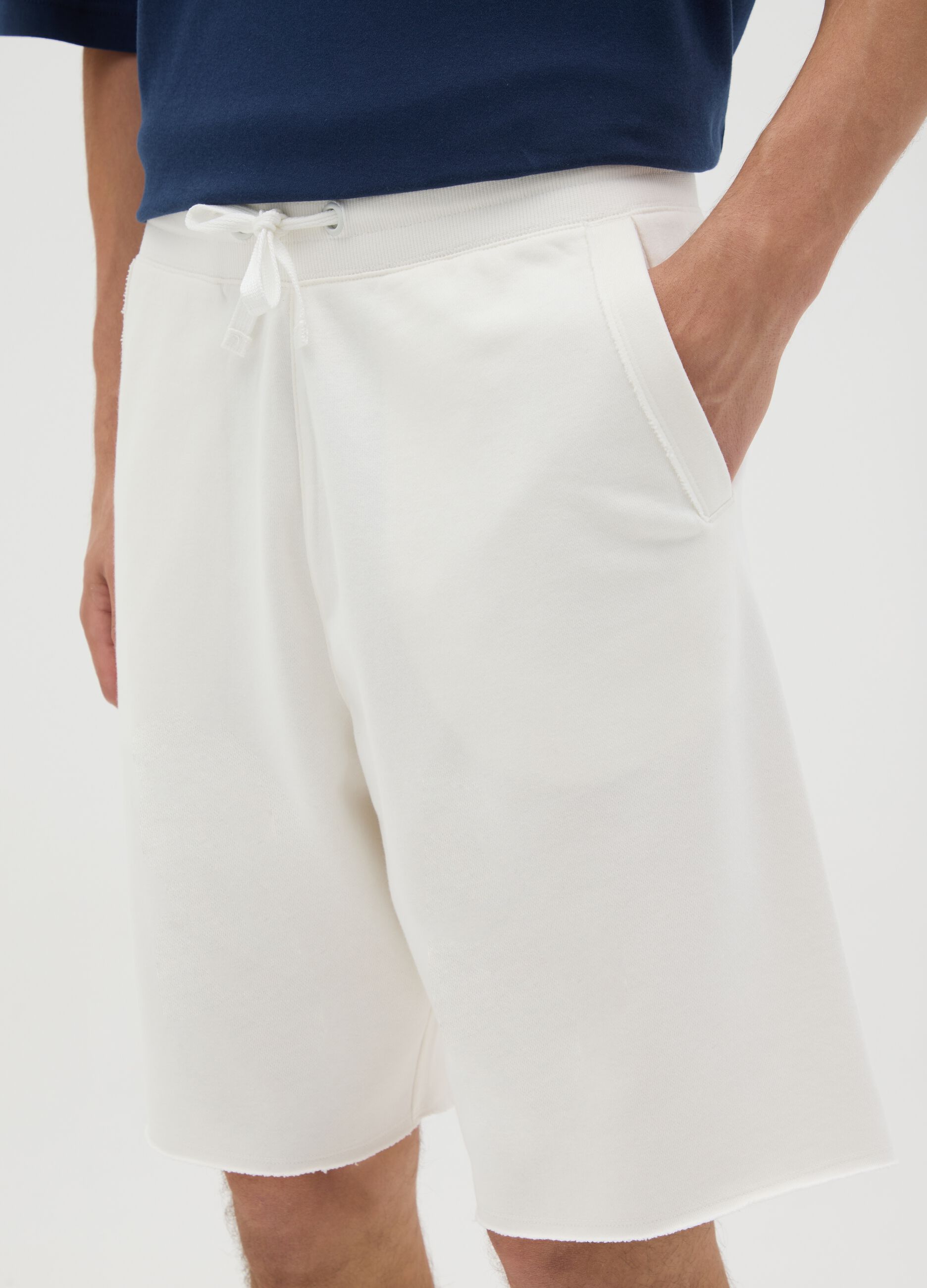 Men's white cotton bermuda shorts - regular fit