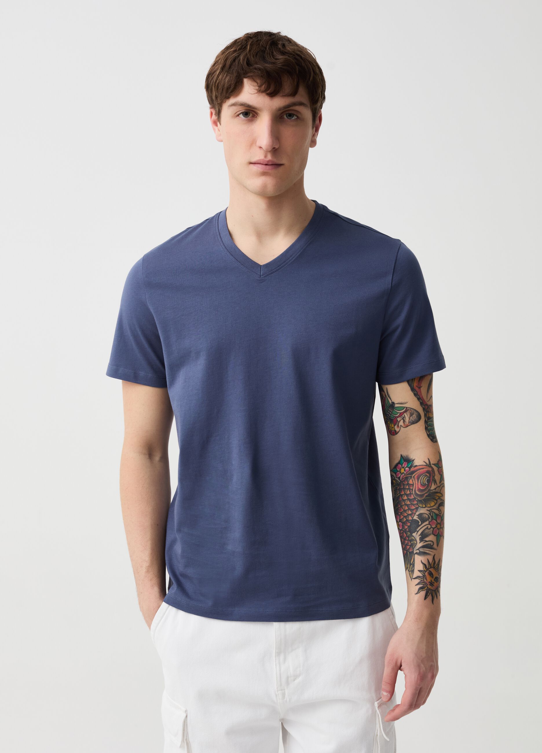 Organic cotton T-shirt with V neck