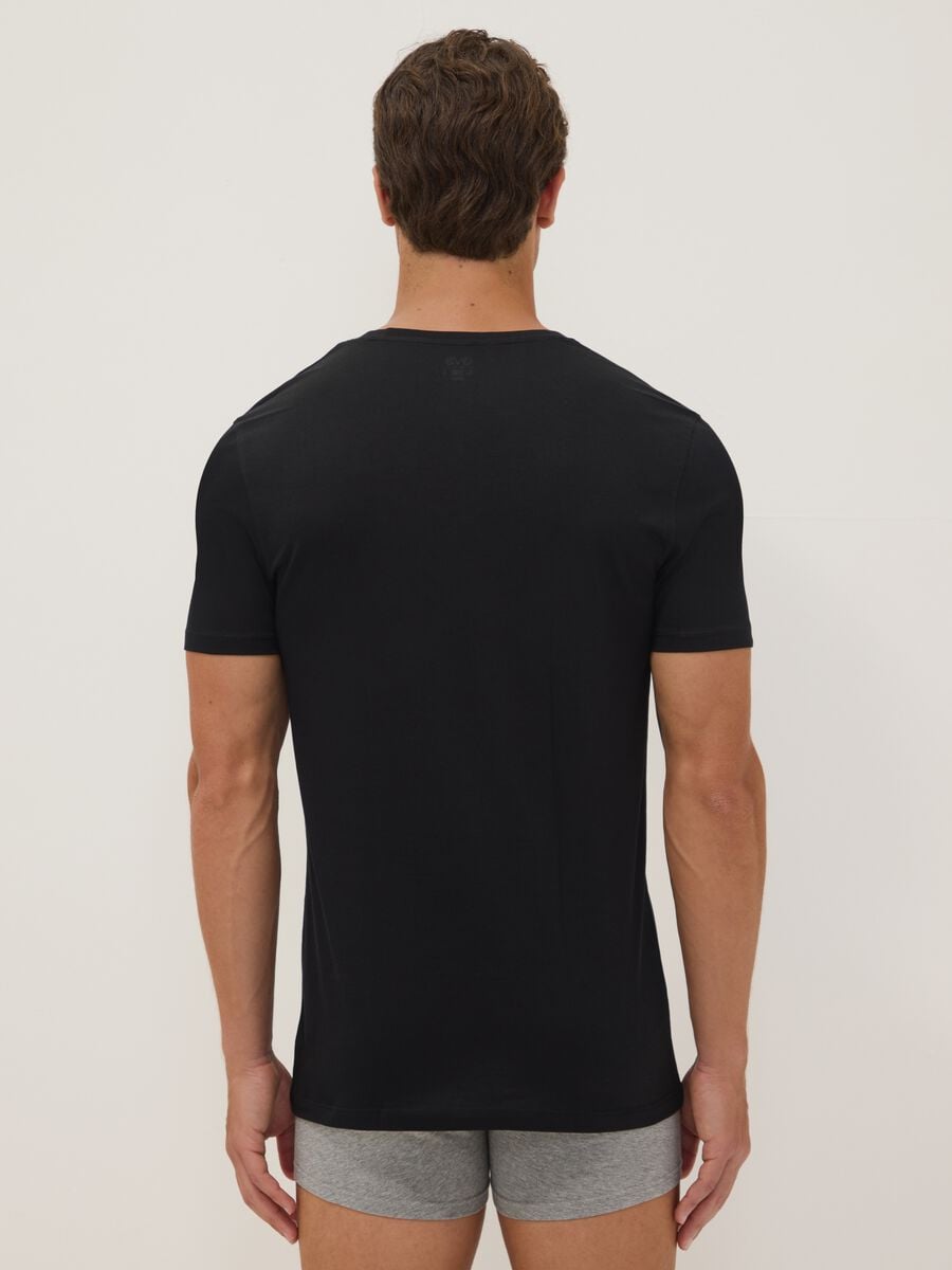 Black Supima cotton V-neck T-shirt, regular fit_3