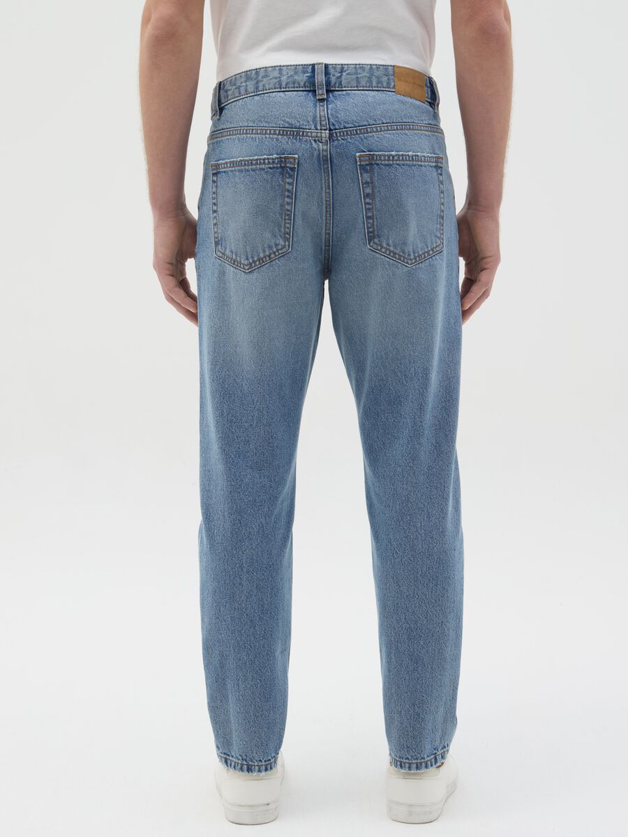 Relaxed-fit jeans with fading_3