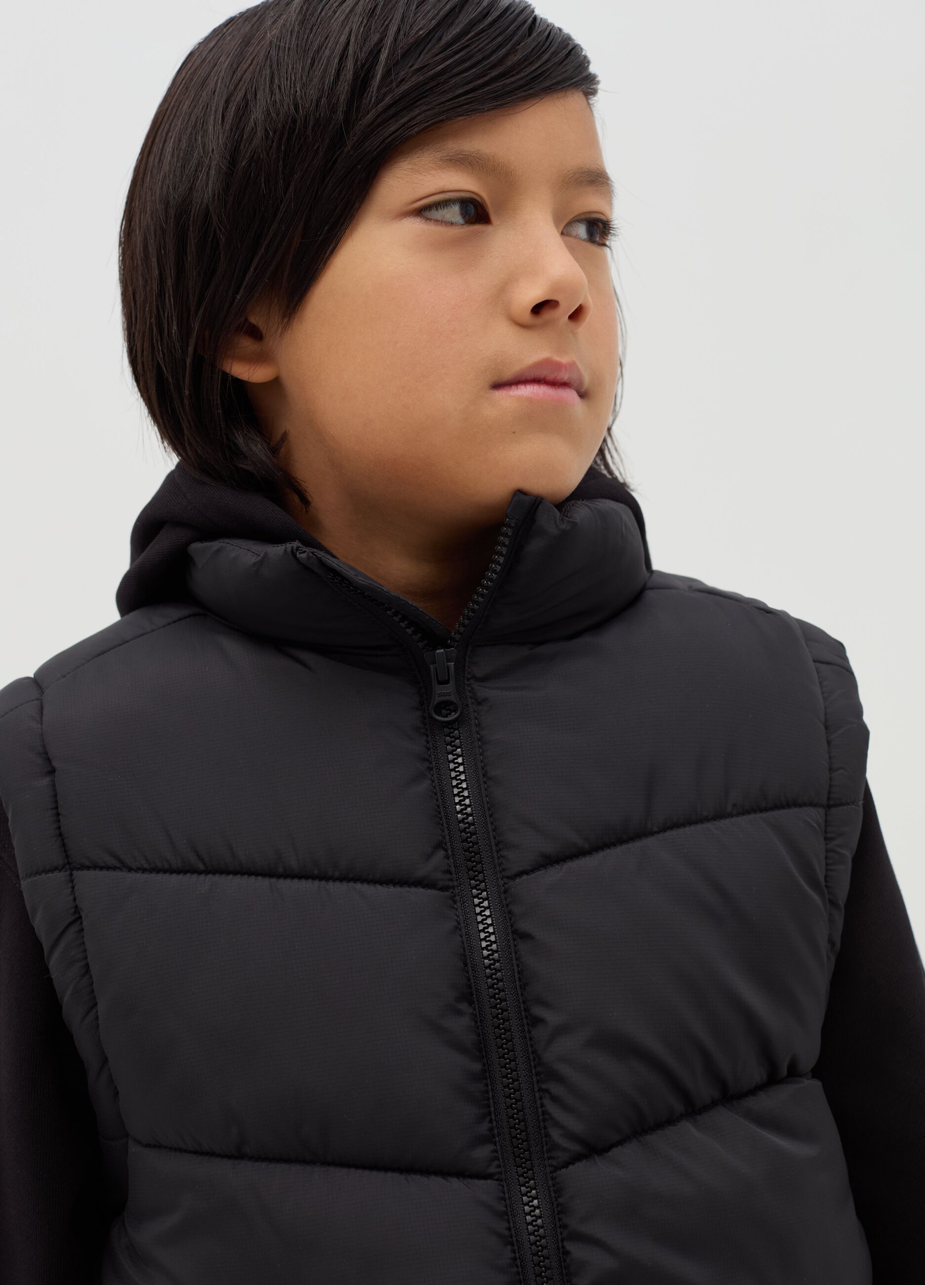 Full-zip quilted gilet with ripstop weave