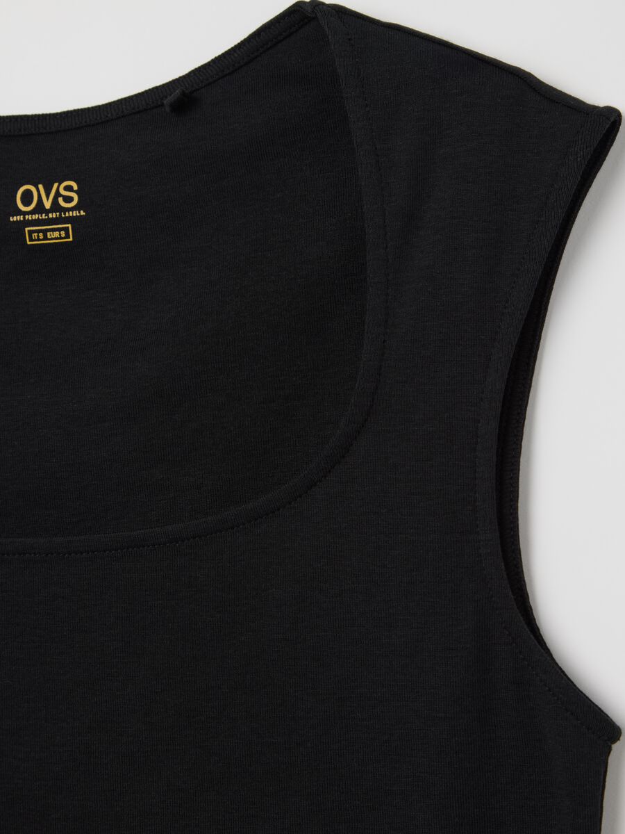 Black tank top with square neckline_5