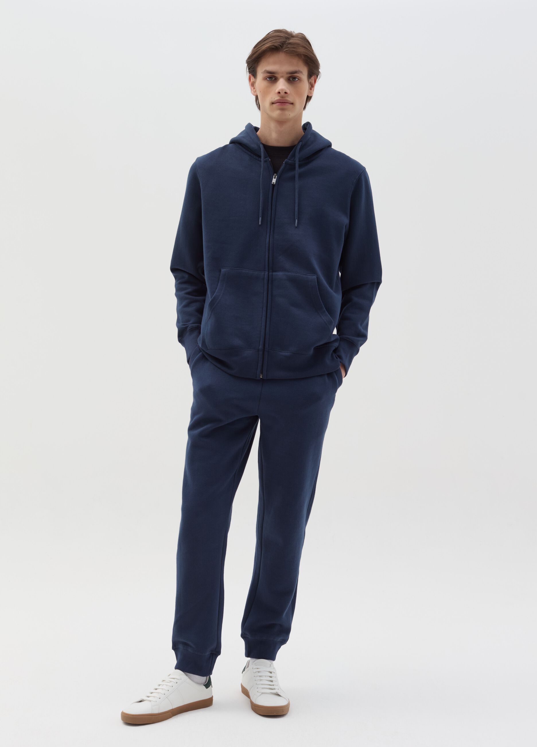 Fleece joggers with pockets and drawstring