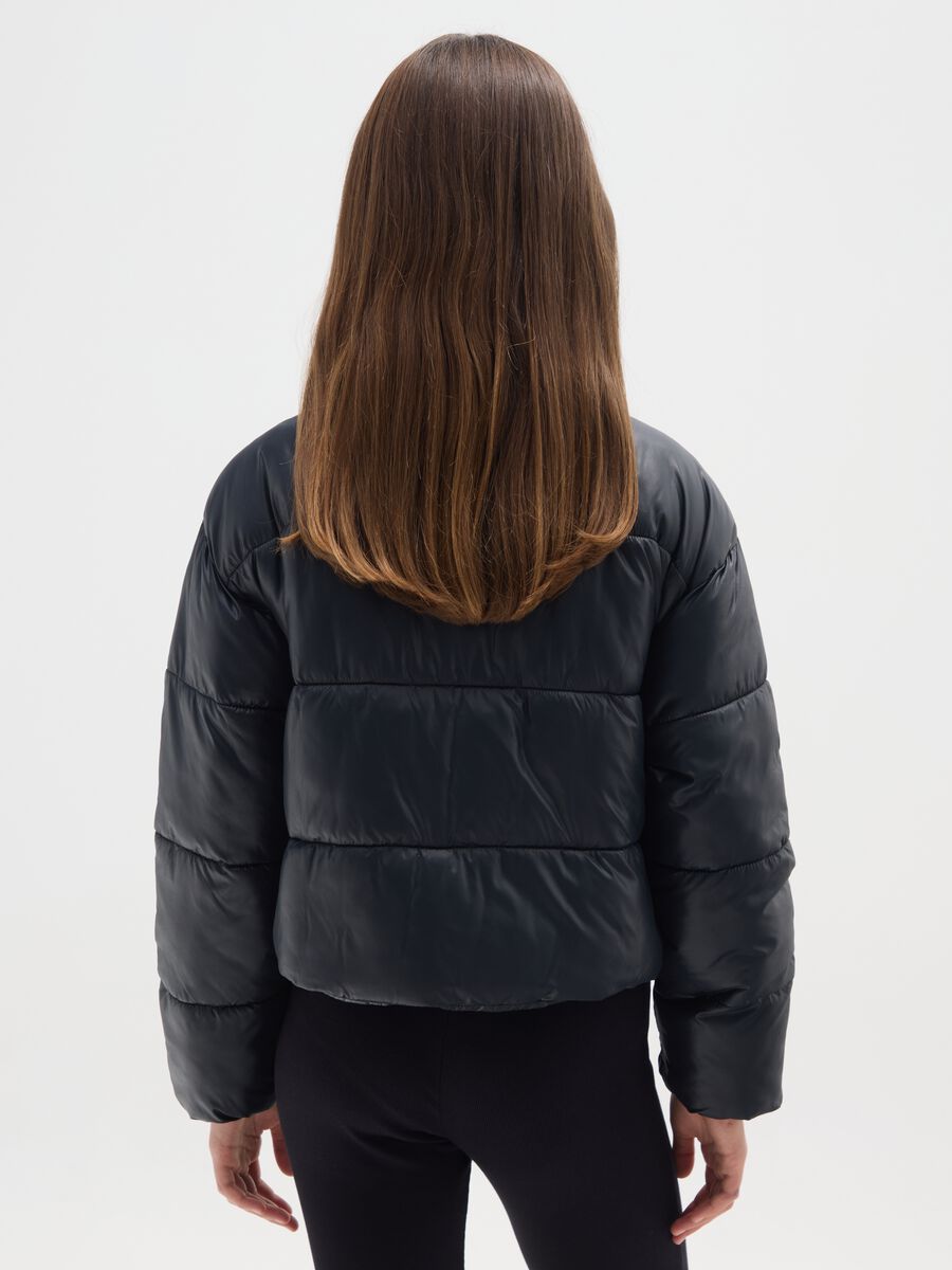 Giacca imbottita nera da ragazza regular fit con zip_1