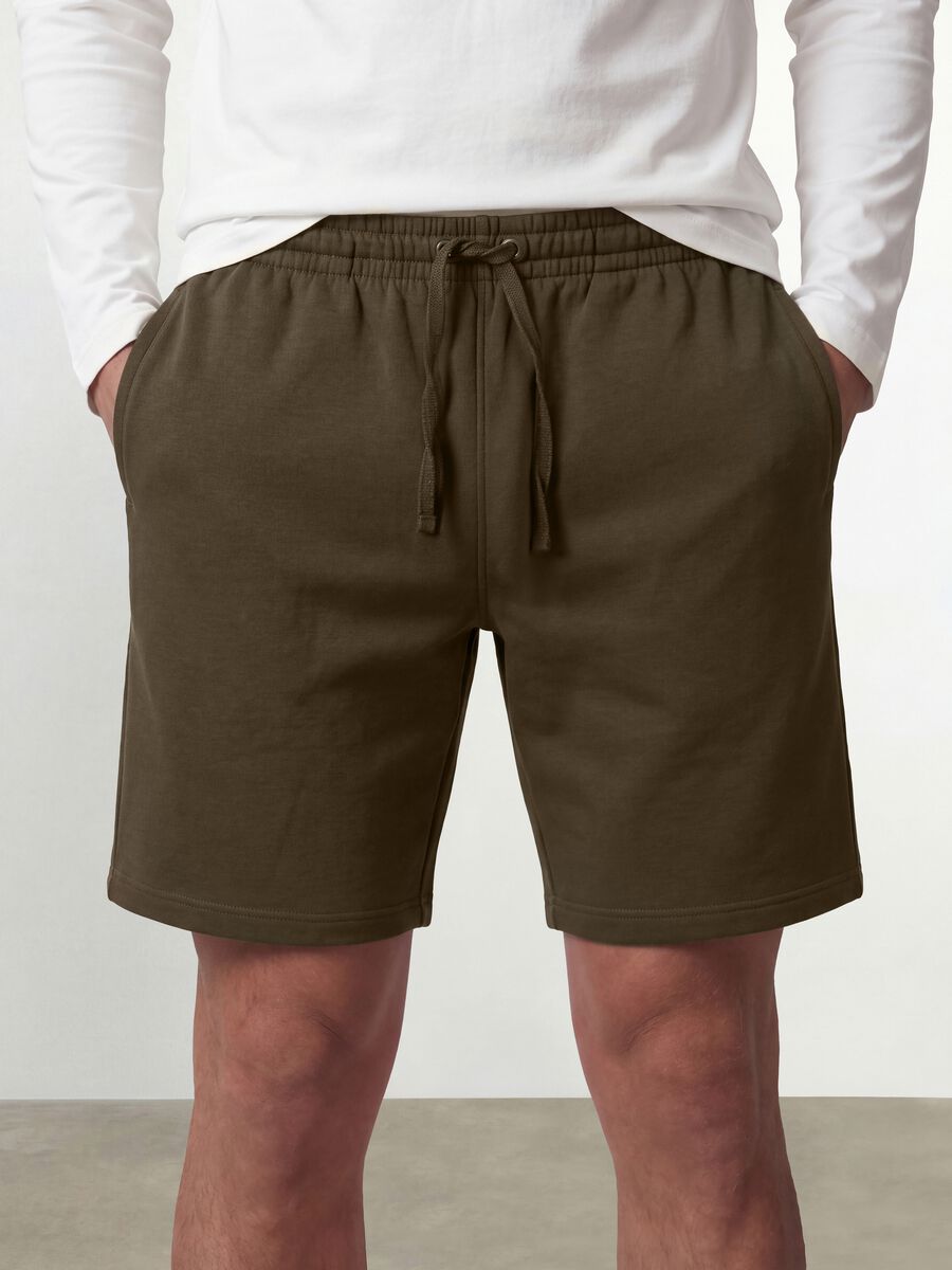 Shorts verdi in misto cotone con vita elasticizzata regular fit_2