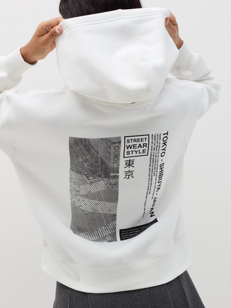 Oversized sweatshirt with hood and print_3