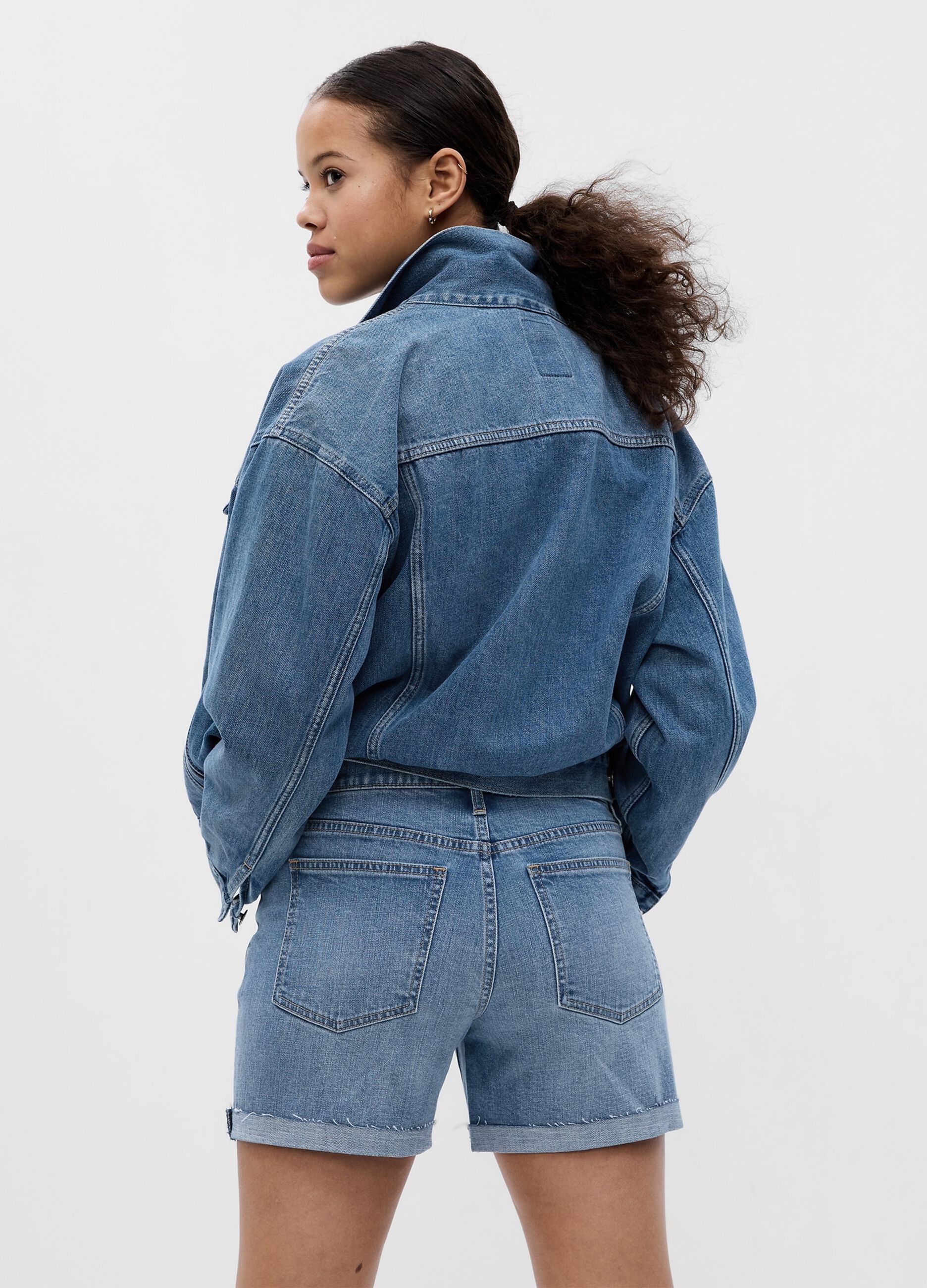 Shorts girlfriend in denim con orlo a vivo_1