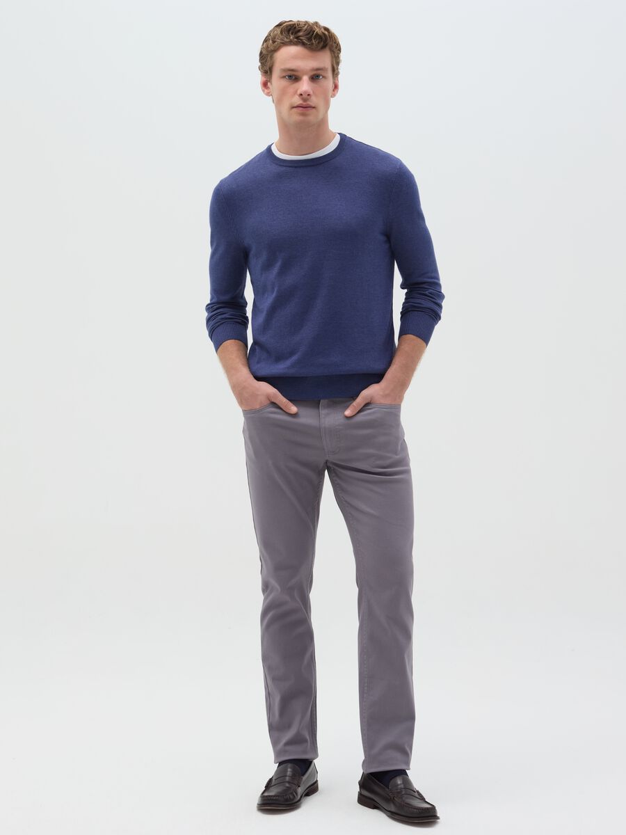 Regular-fit chino trousers with micro pattern_0