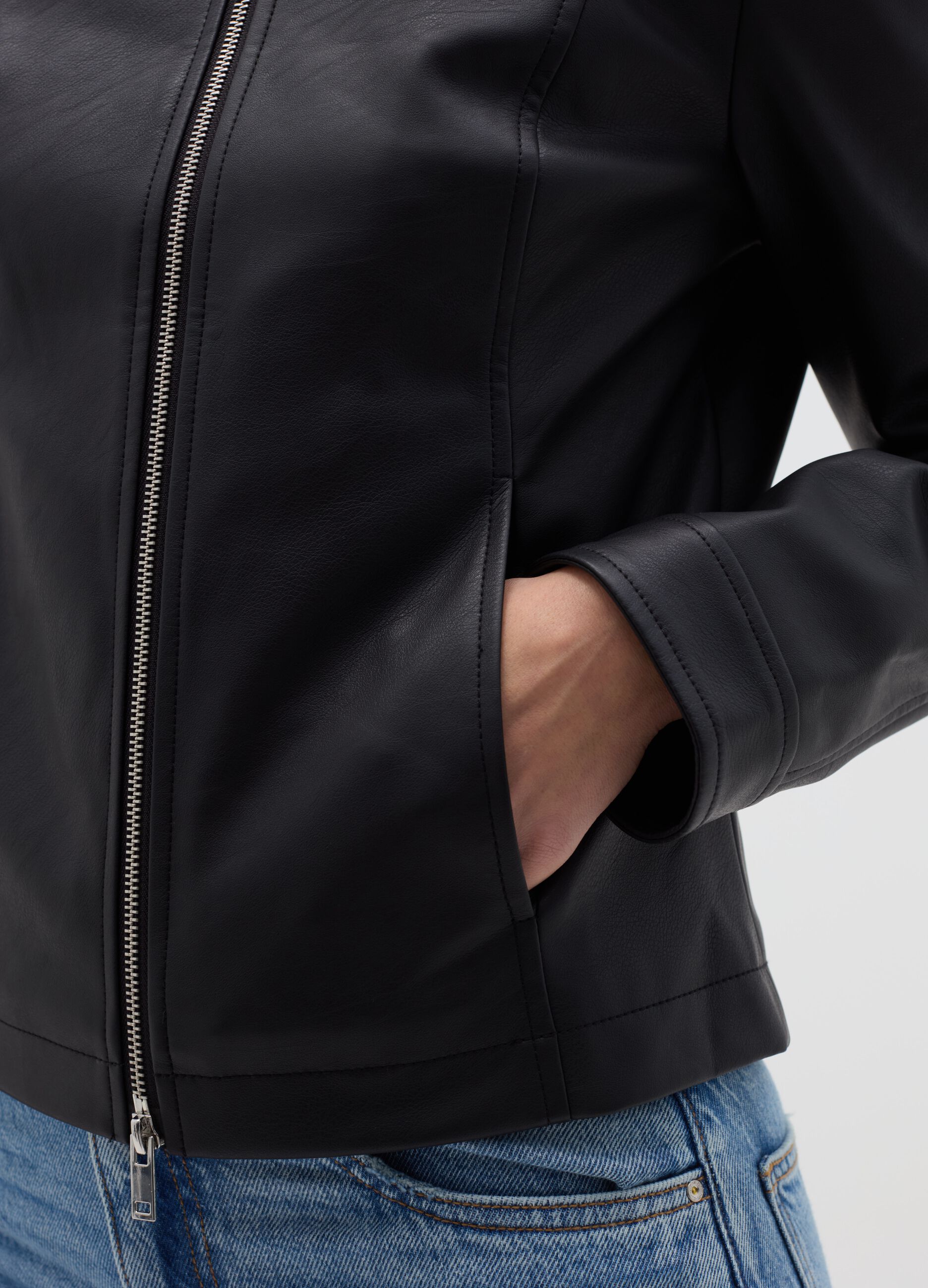 Giacca corta full-zip effetto lucido