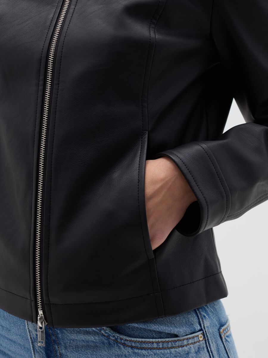 Short full-zip jacket with glossy effect_3