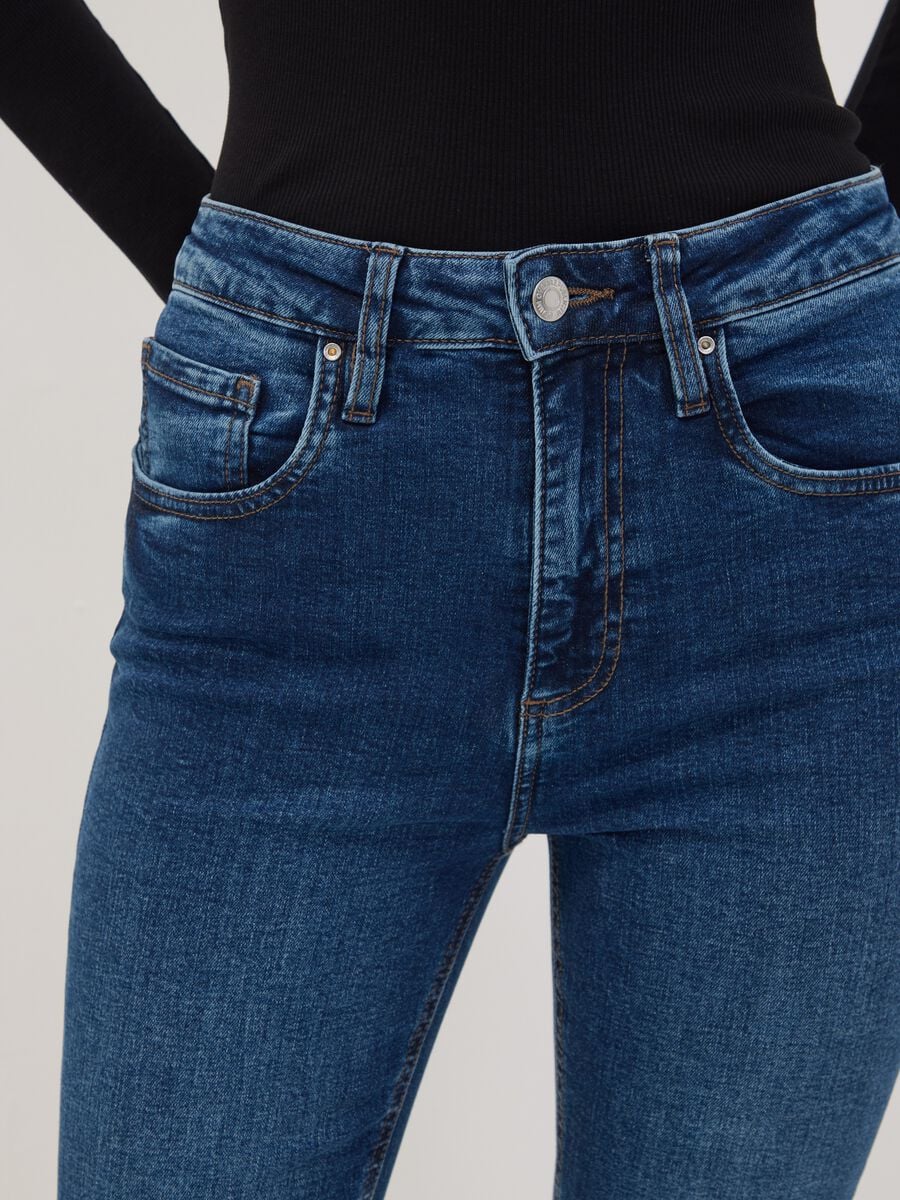 Jeans denim blu in cotone elasticizzato flare fit_3