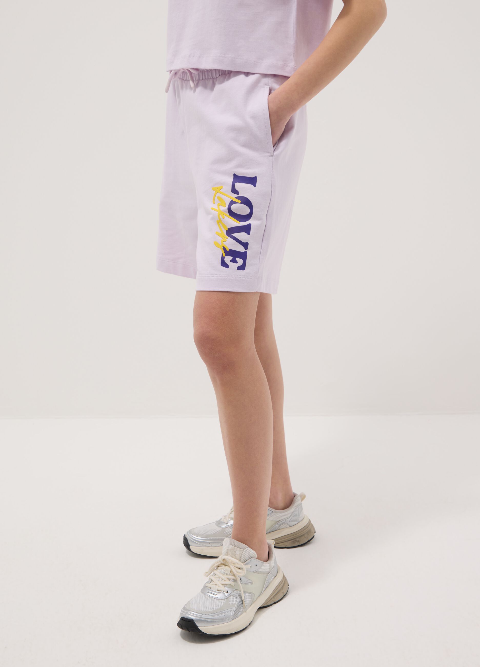Short in puro cotone viola da ragazza comfort fit con stampe Lakers