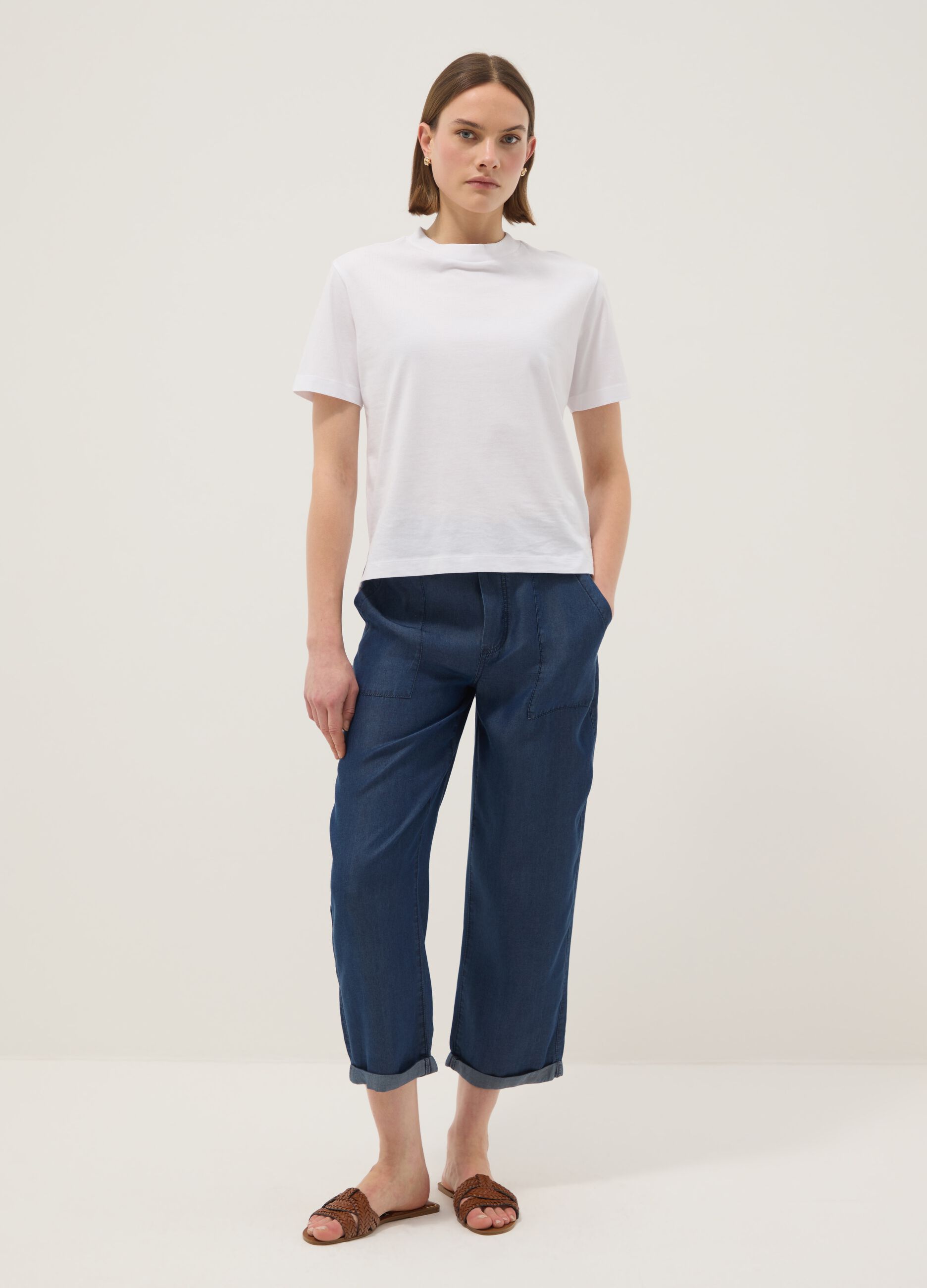 Blue denim jeans in 100% lyocell with elasticated waist, relaxed fit