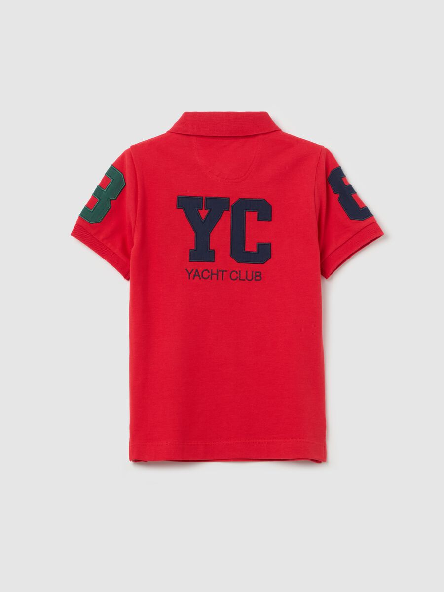 Polo in cotone con patch e ricamo "Yacht Club"_1