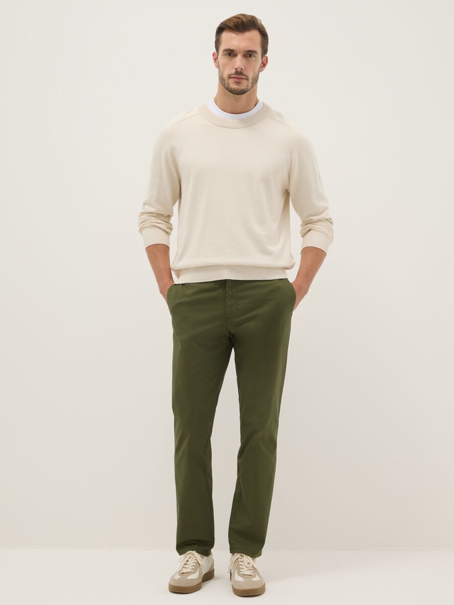 Regular fit green stretch cotton chino trousers_0