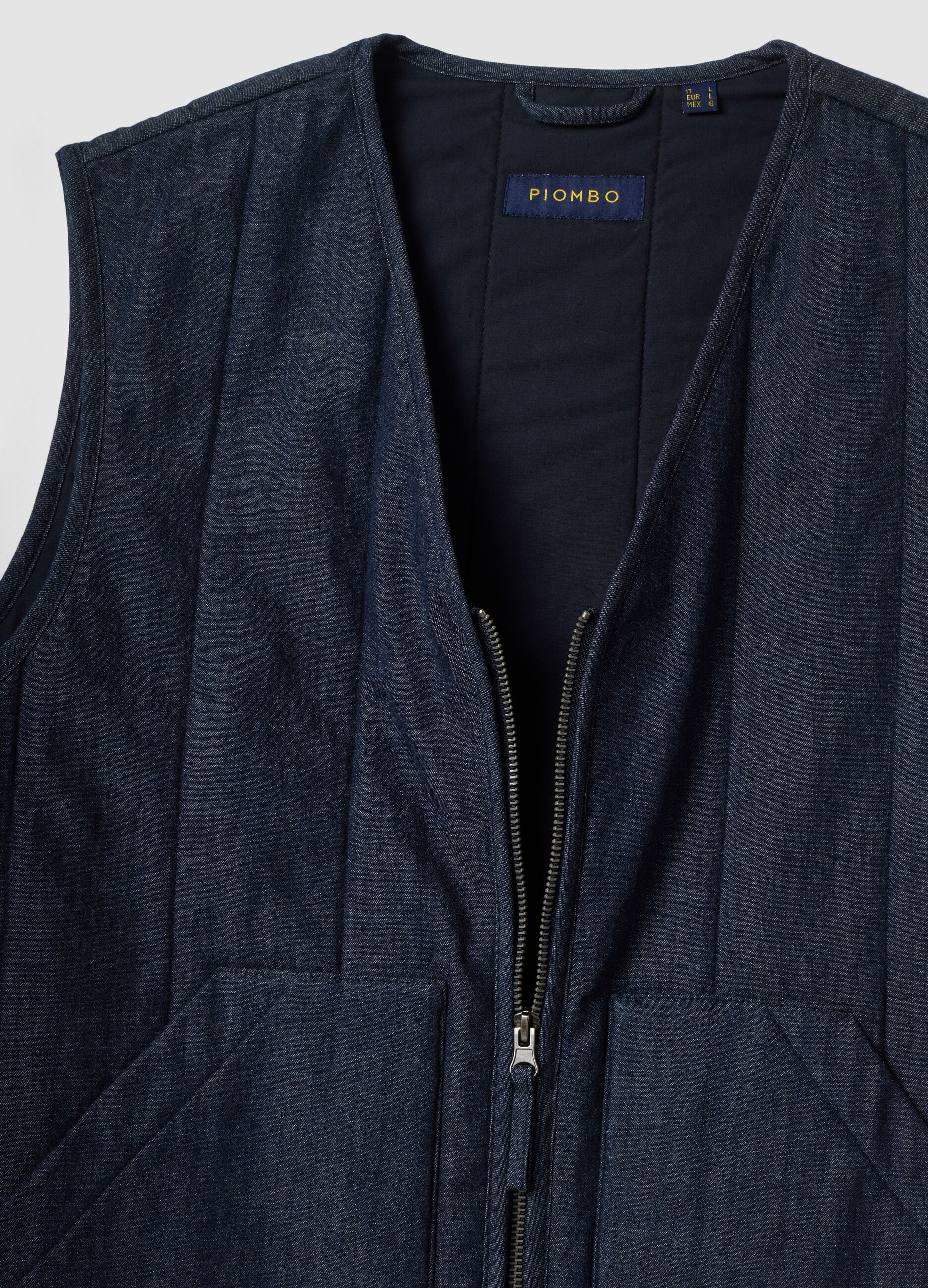 Blue gilet in a cotton, lyocell and viscose blend
