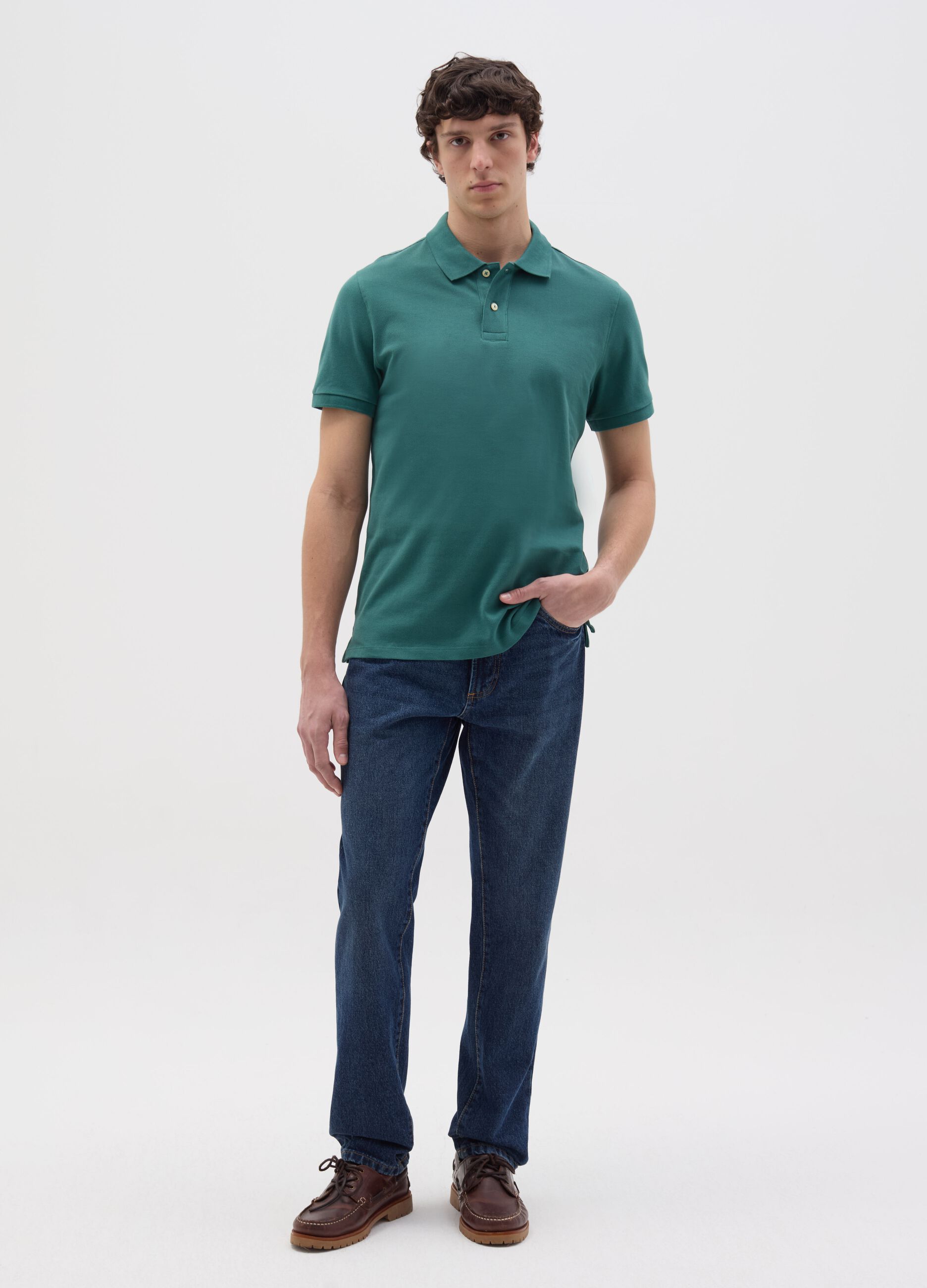 Solid colour polo shirt in organic cotton