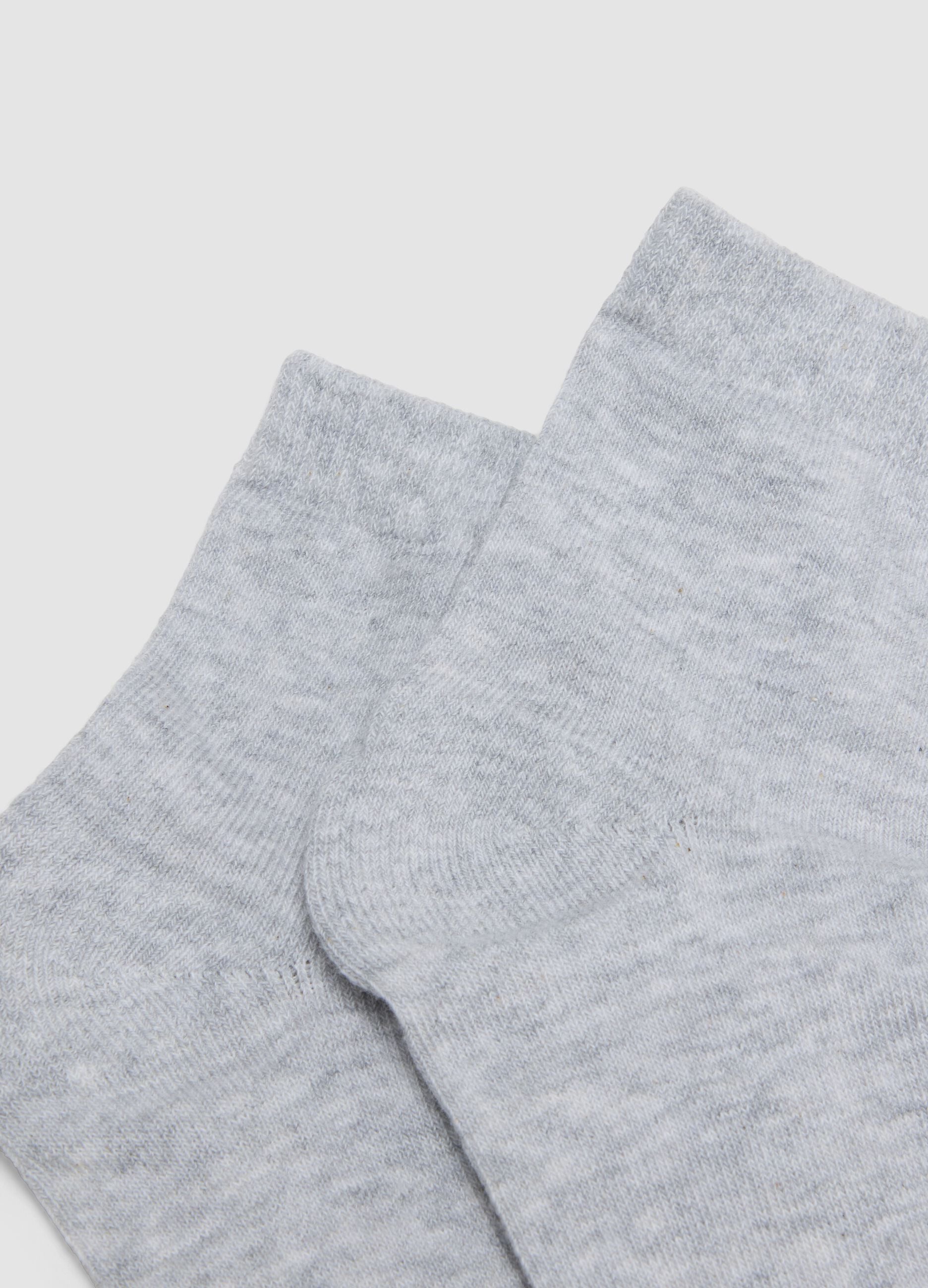 3-pack of grey organic cotton ankle sports socks