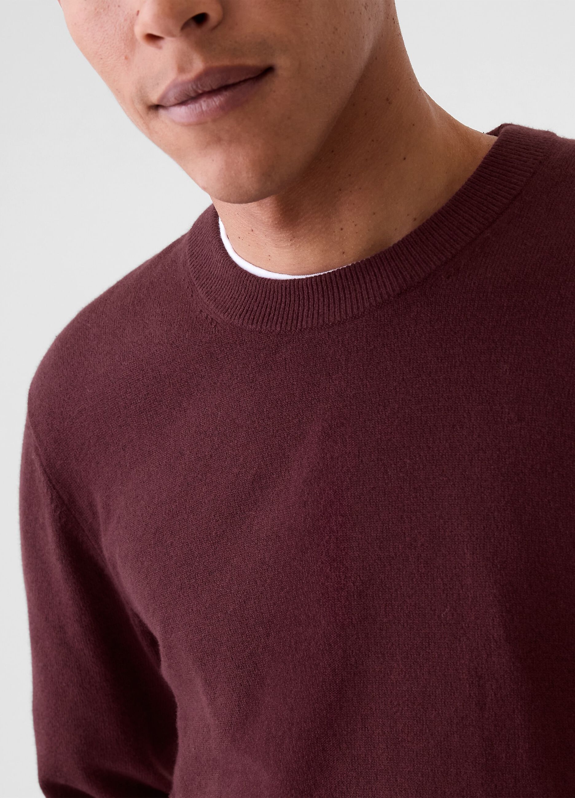 Round neck pullover