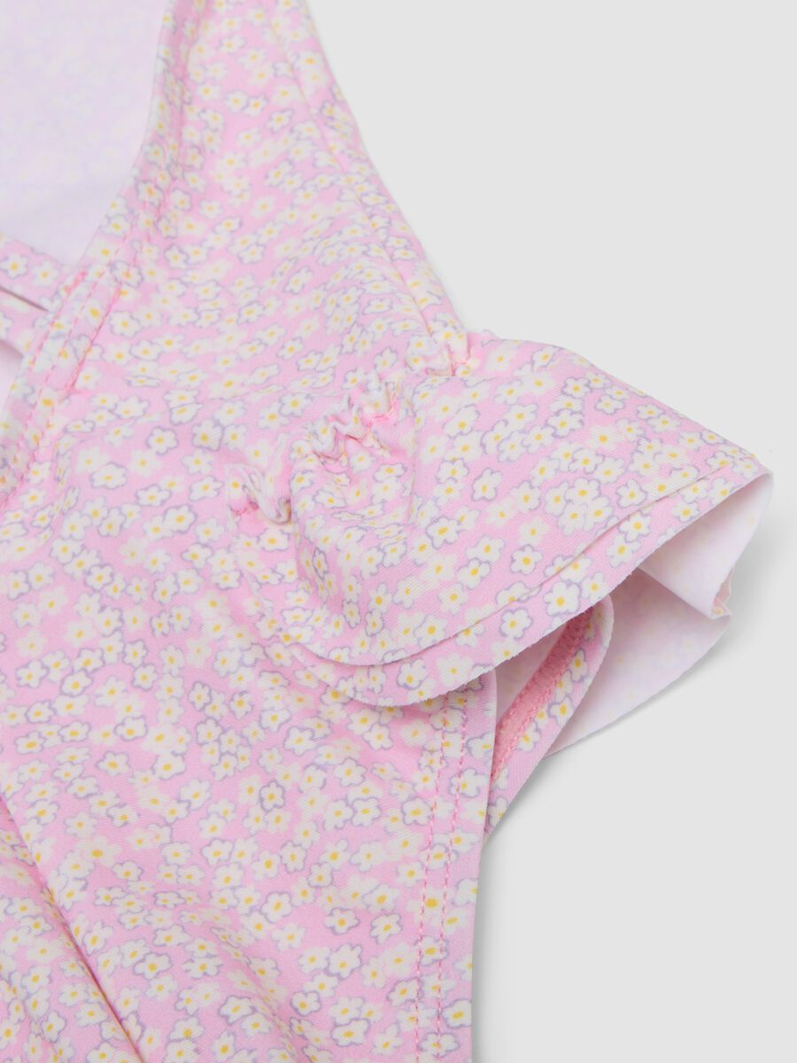 Pink stretch swimsuit with appliqu&eacute; flowers_3