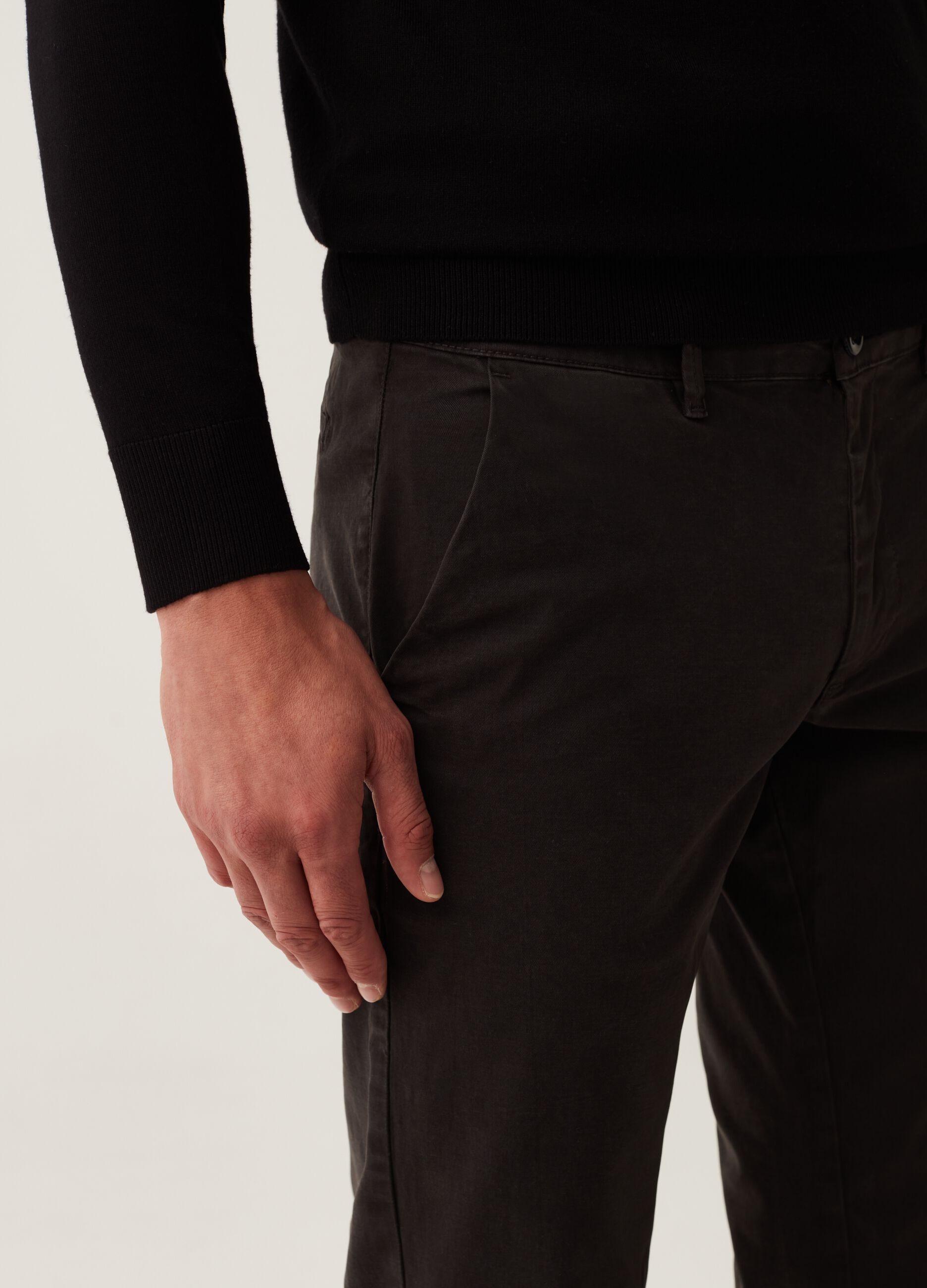 Pantaloni chino stretch tinta unita