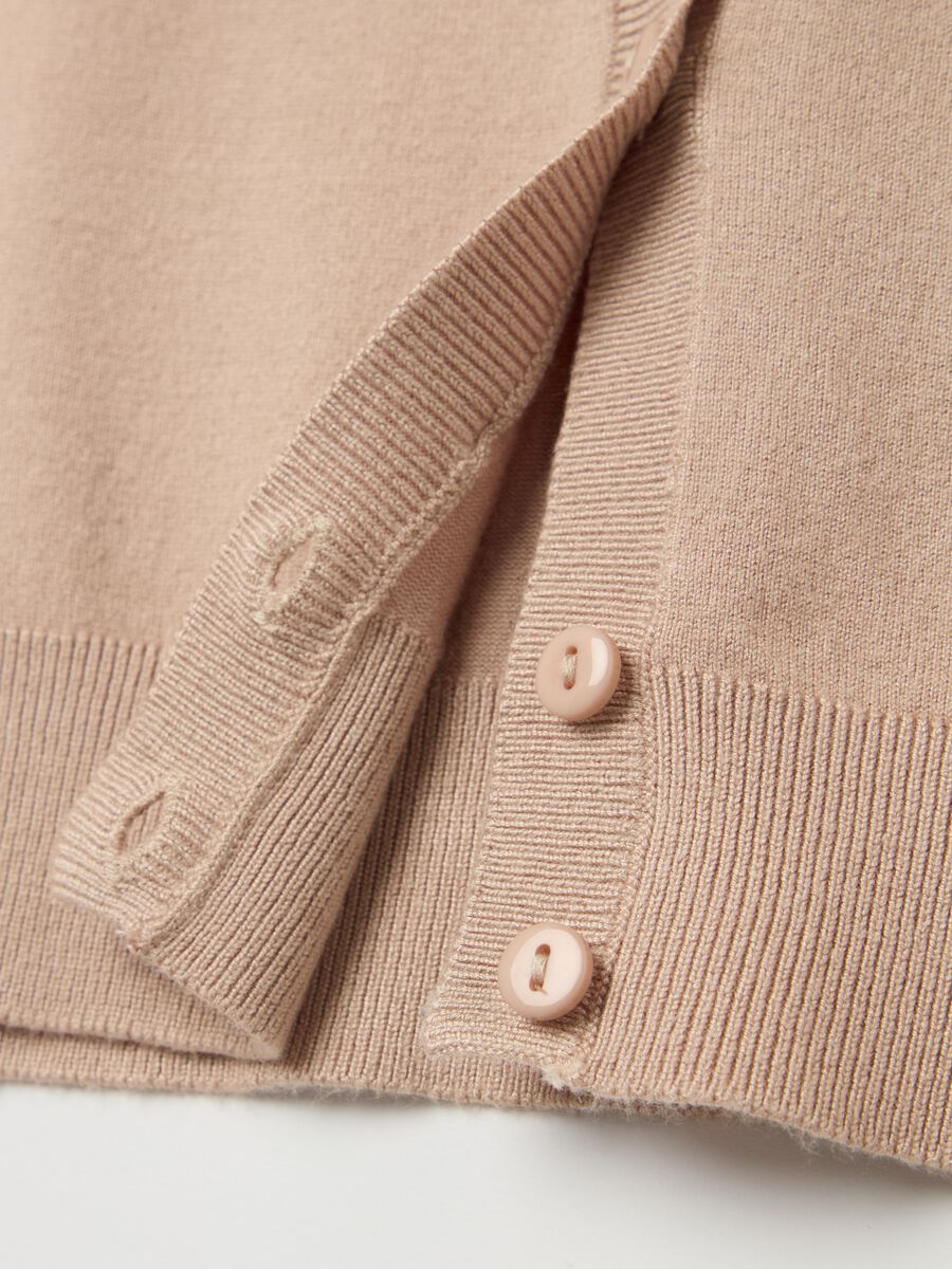Cardigan with round neckline_5