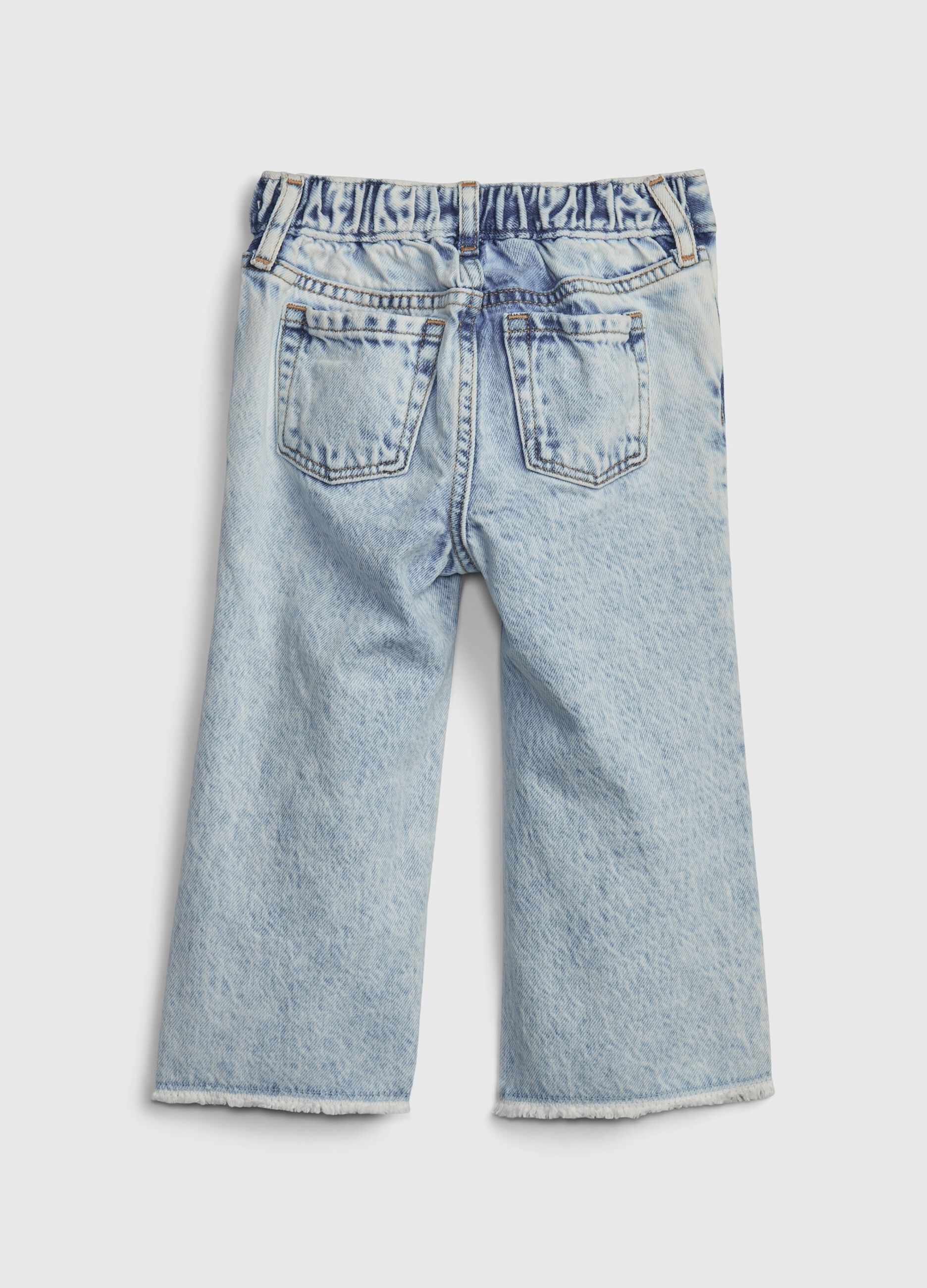 Wide-leg jeans with acid wash treatment
