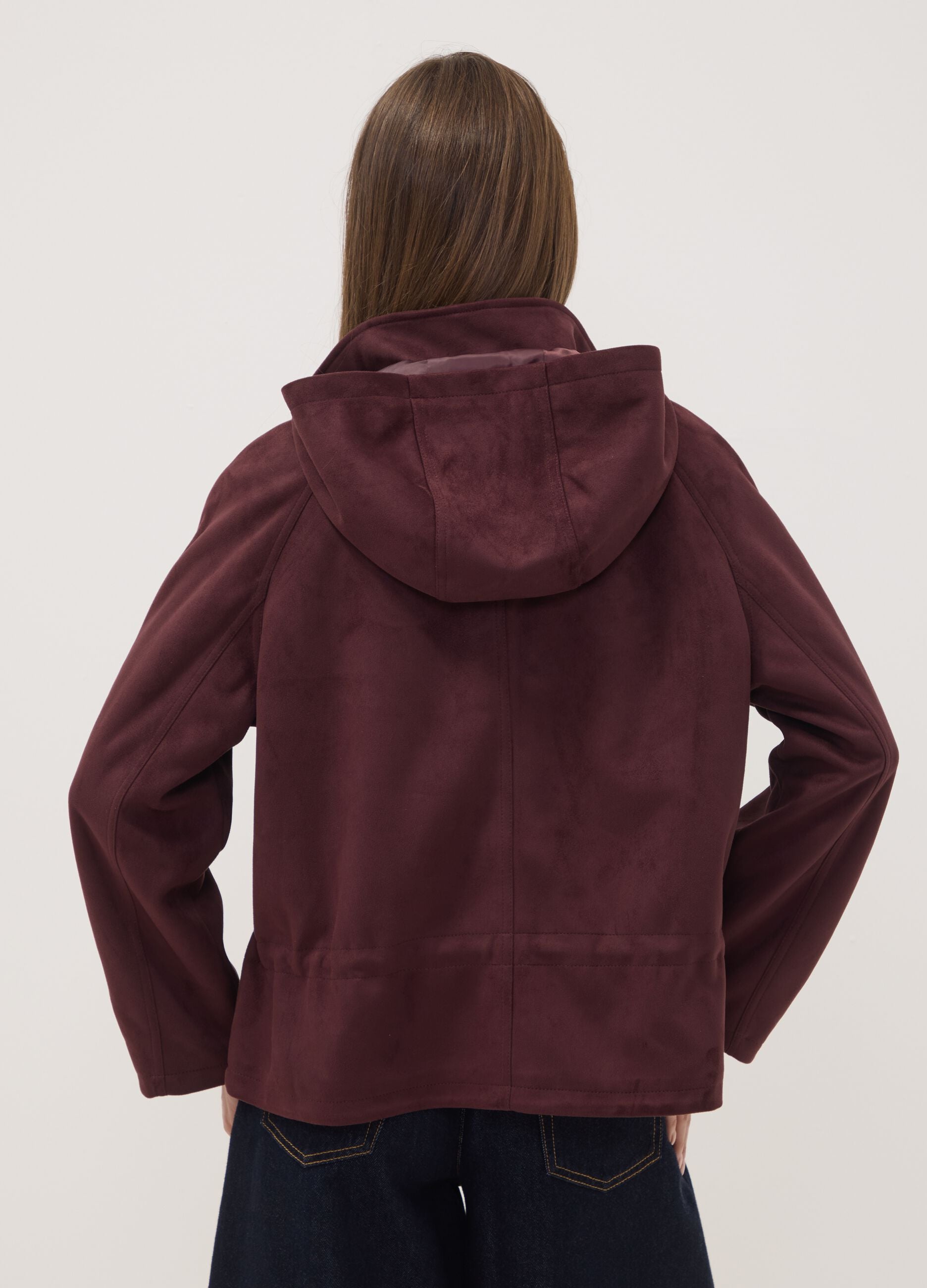 Parka viola con cappuccio e chiusura zip e bottoni