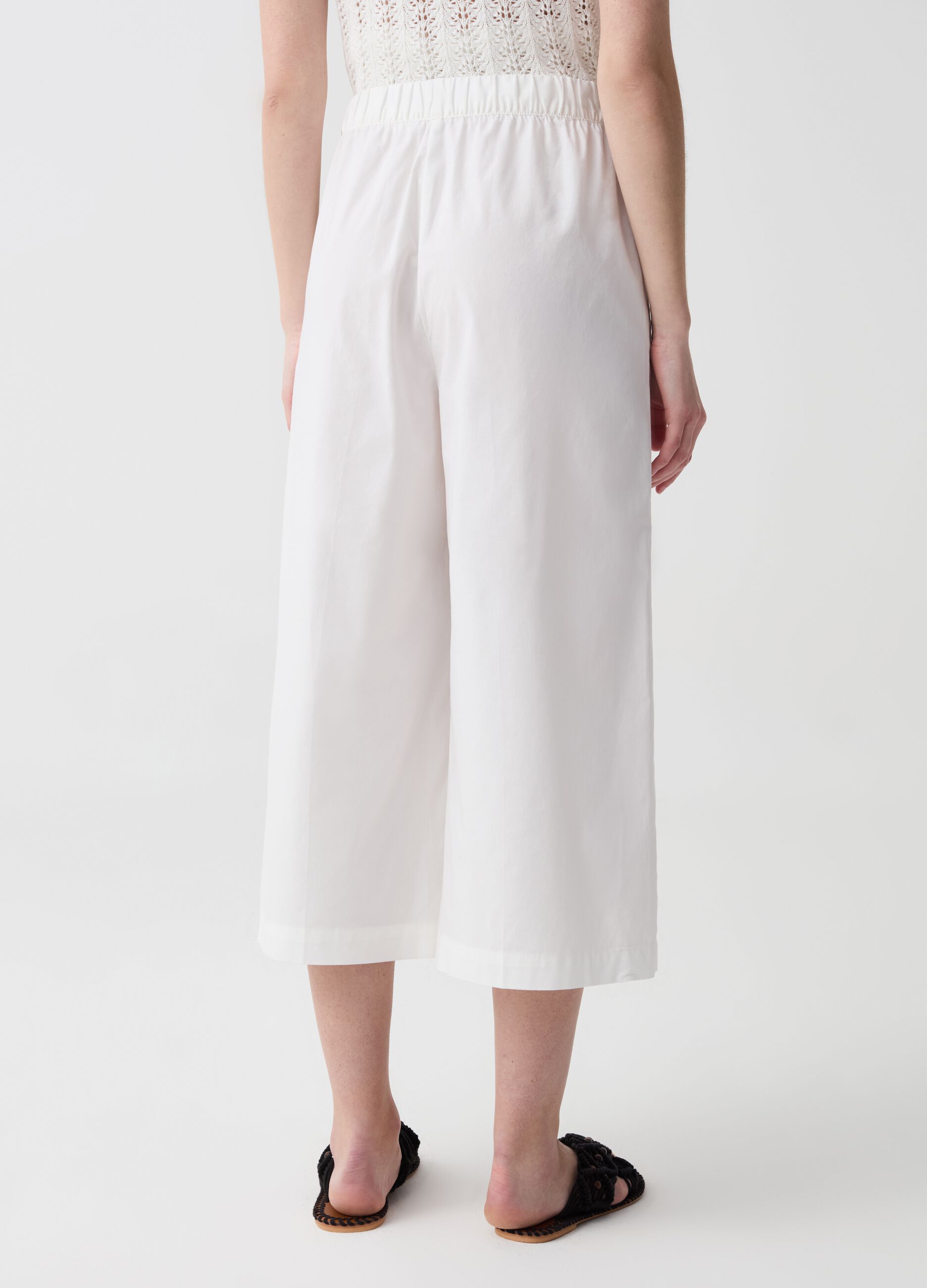 Wide-leg capri trousers