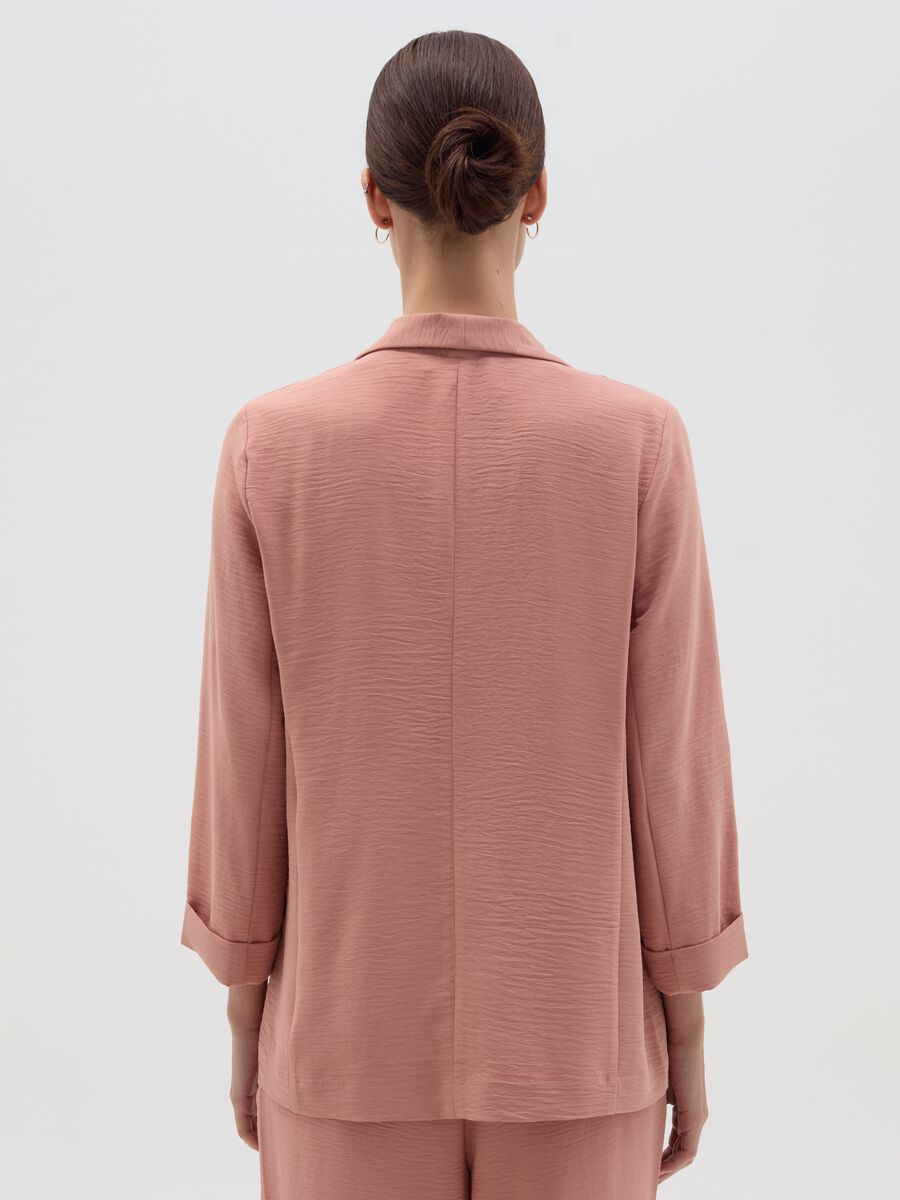 Open crinkle-effect fluid blazer_3