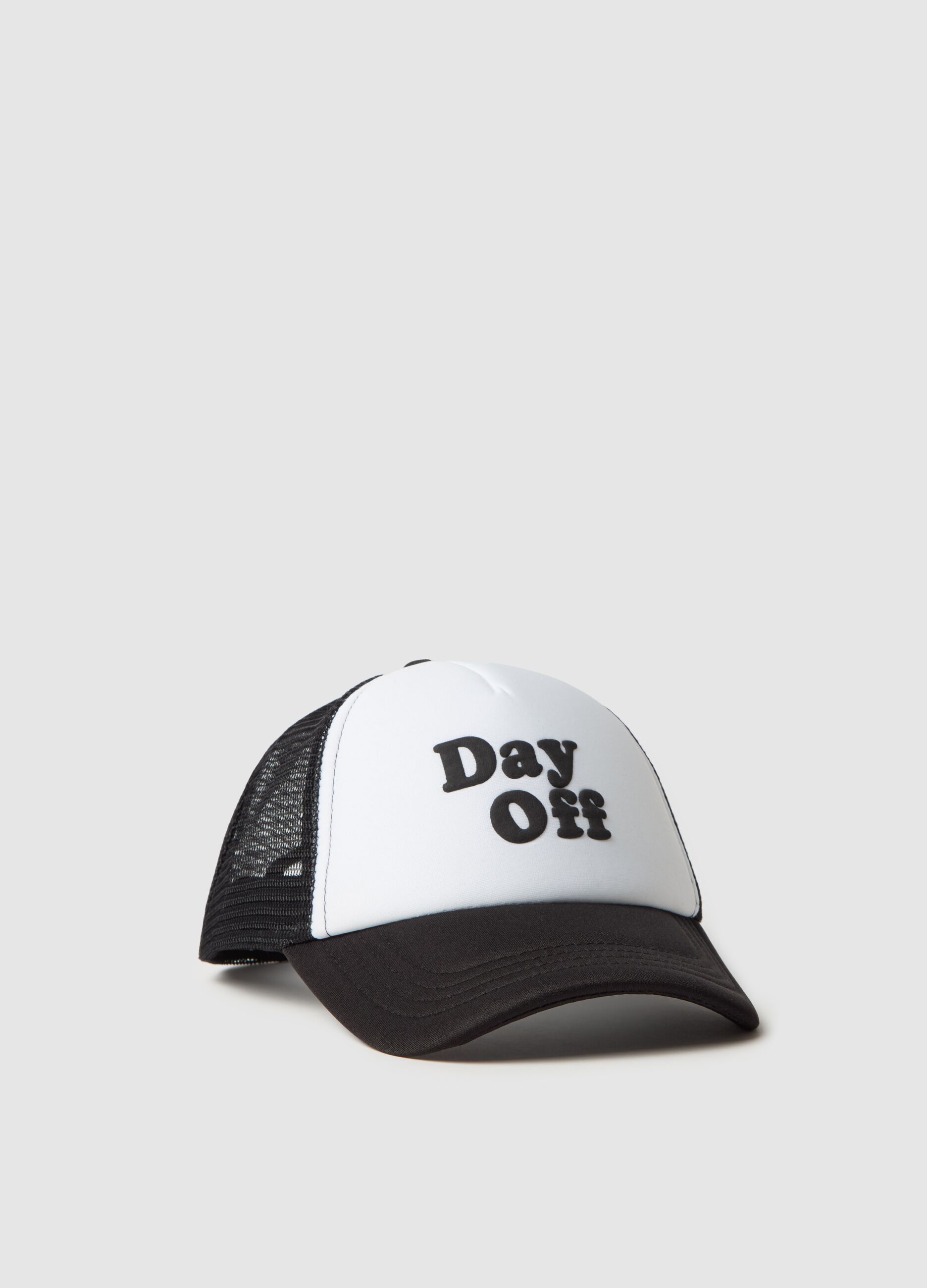 Baseball cap with "Day Off" lettering