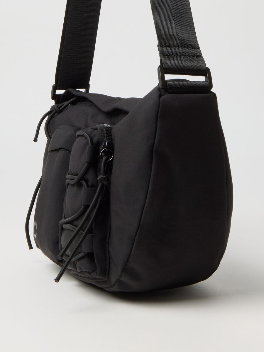 Black bag with multiple pockets_2