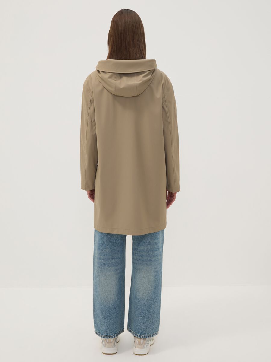Giacca lunga beige con cappuccio e zip_3